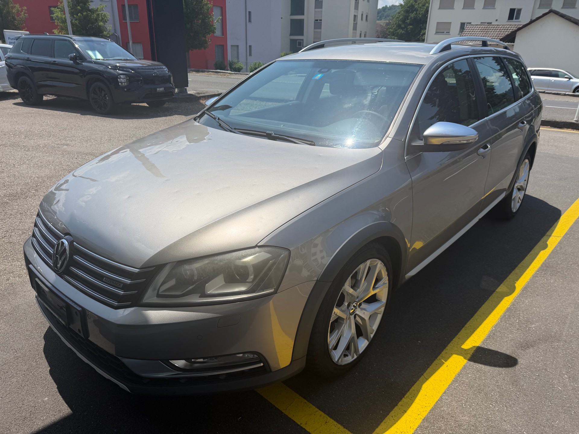 VW Passat Alltrack 2.0 TDI BlueMotion Technology-image-1