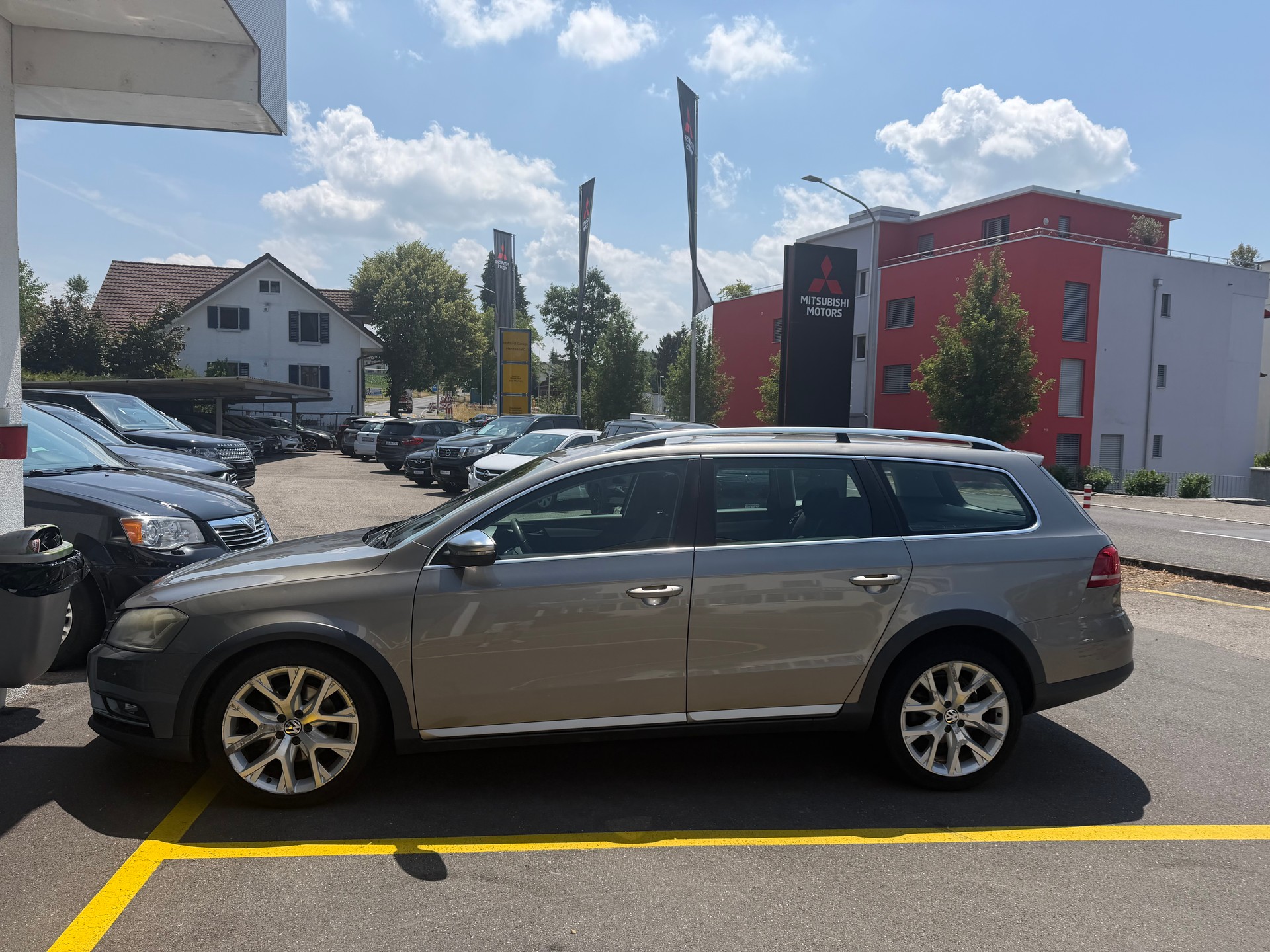 VW Passat Alltrack 2.0 TDI BlueMotion Technology-image-2