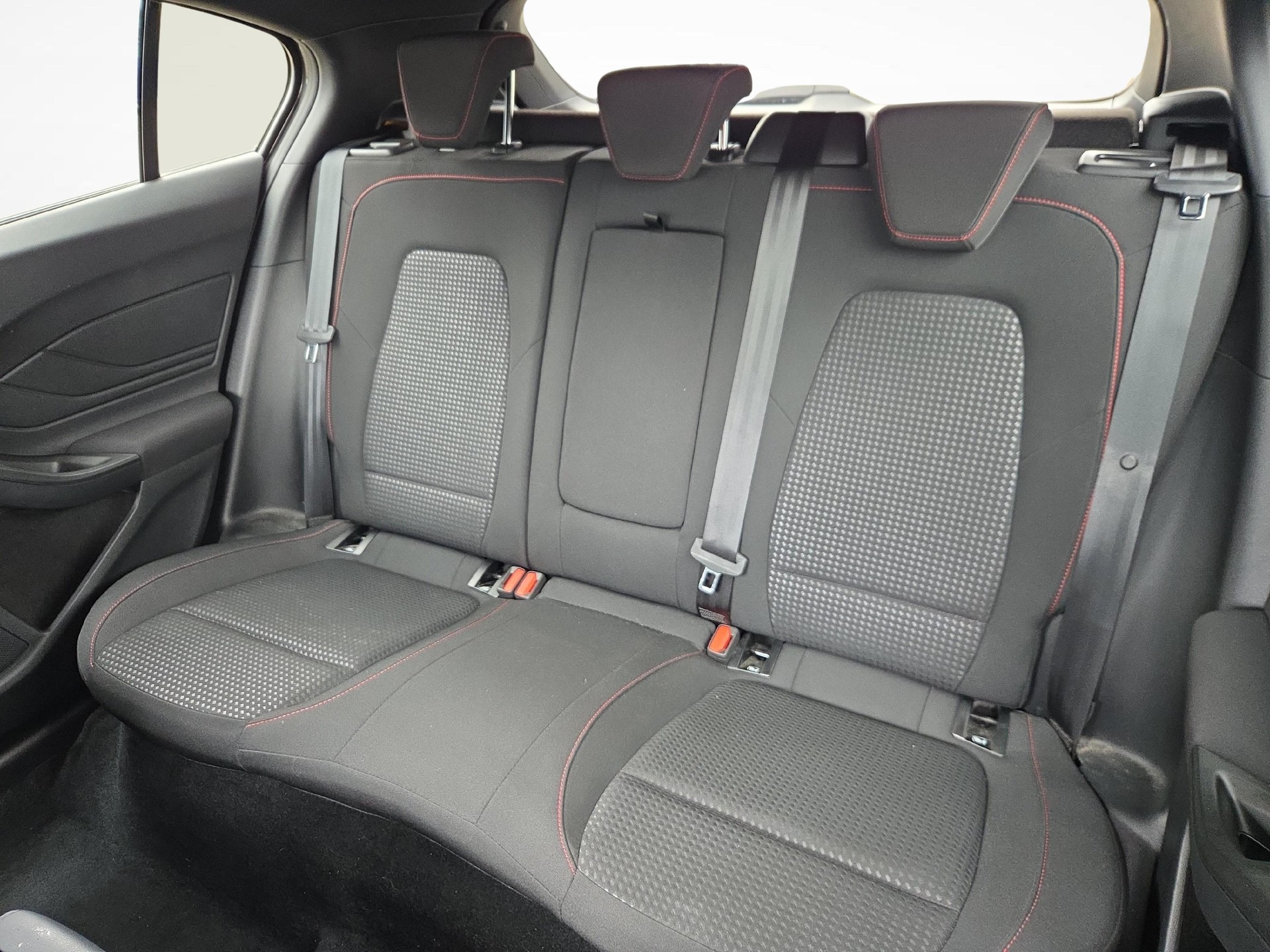 FORD Focus 1.0i EcoB Hybrid 155 ST-Line Style-image-10