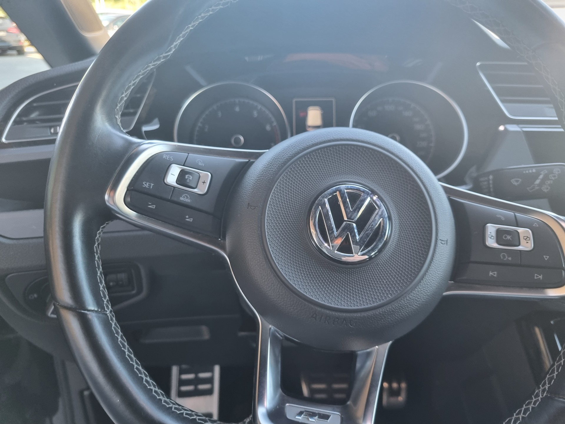 VW Touran 1.8 TSI BlueMotion Technology Highline DSG-image-12