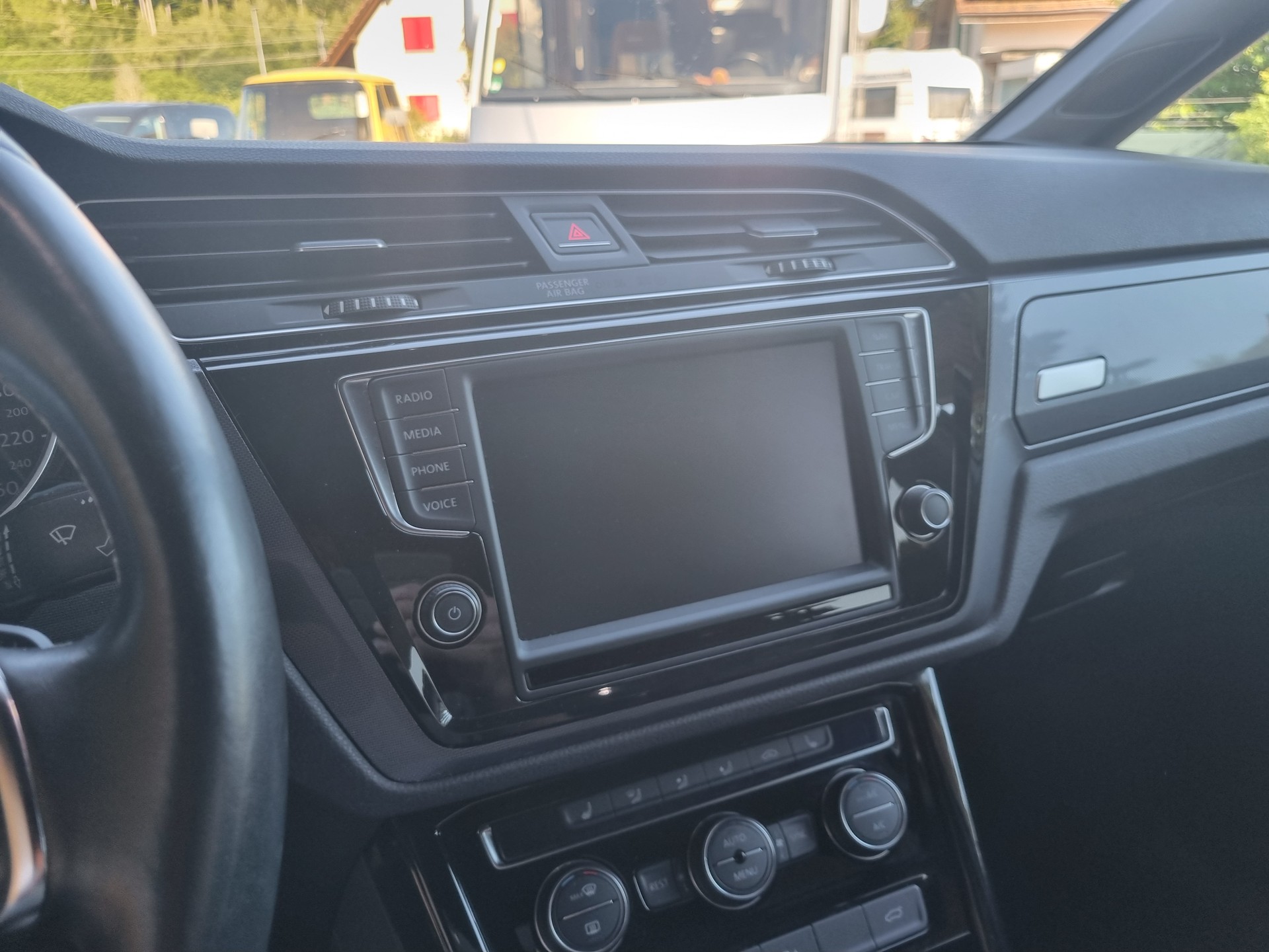 VW Touran 1.8 TSI BlueMotion Technology Highline DSG-image-13