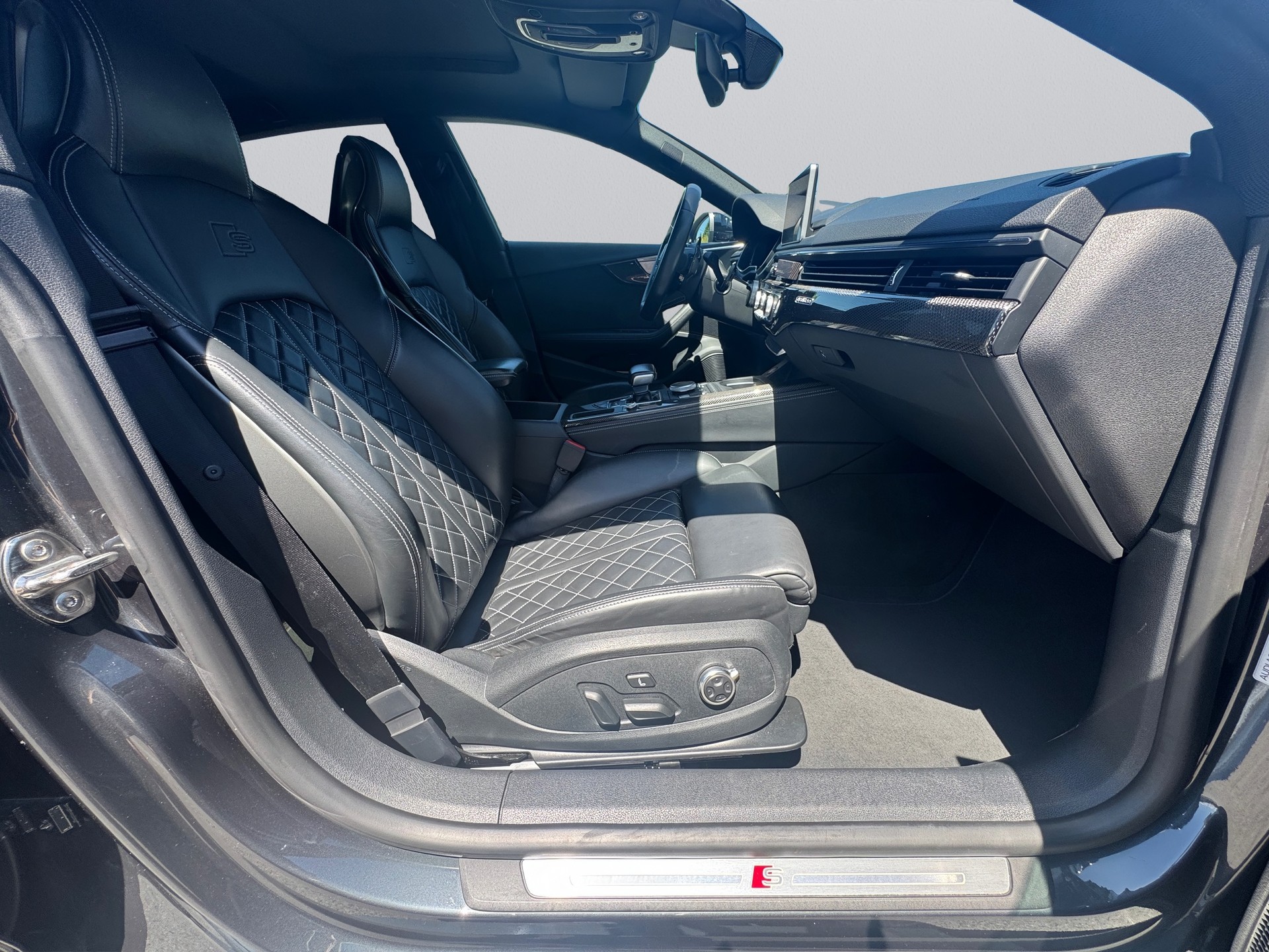 AUDI S5 Sportback 3.0 TFSI quattro tiptronic-image-17