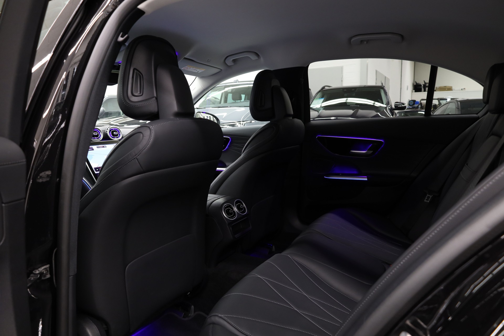 MERCEDES-BENZ C 200 AMG Line 4matic-image-24