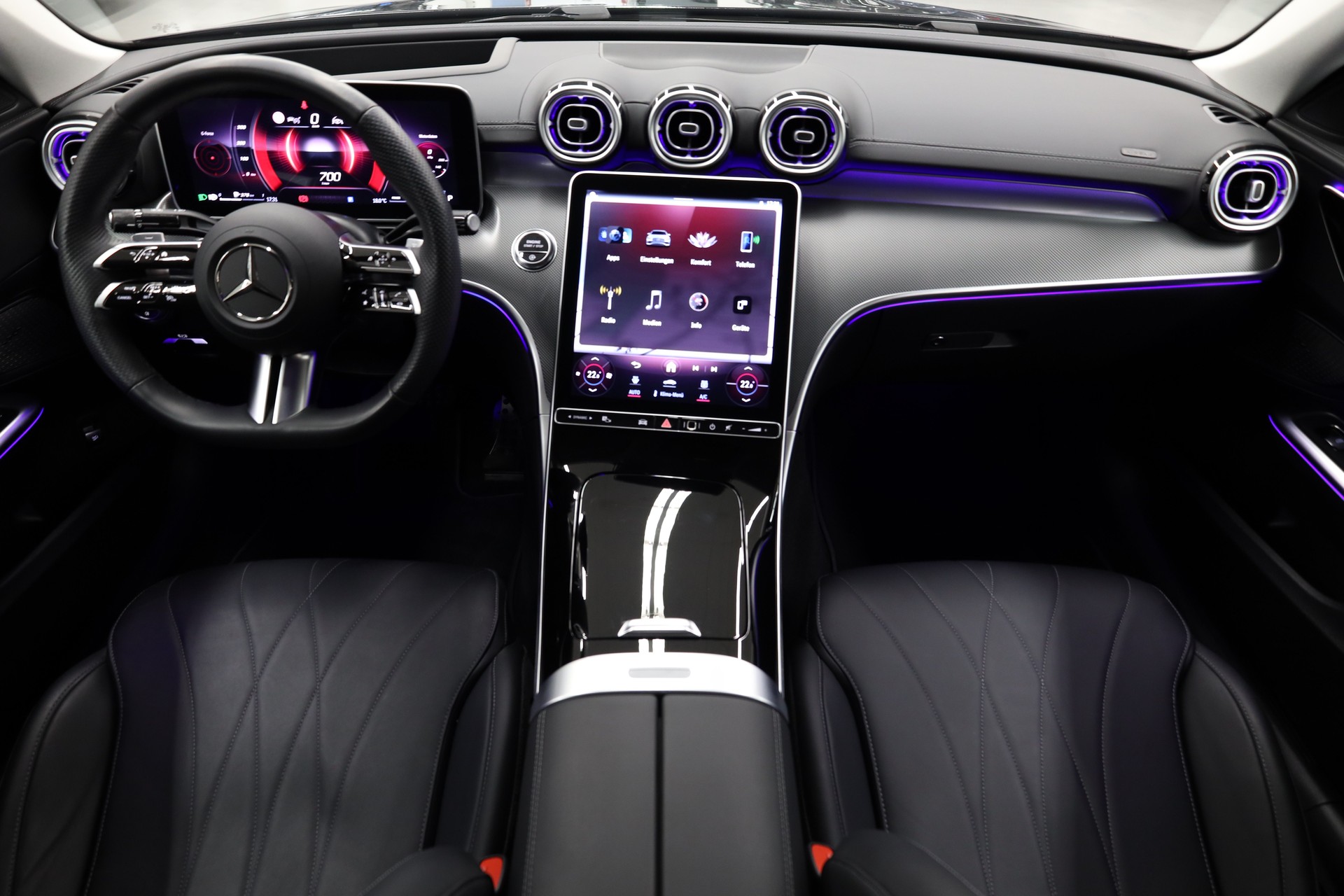 MERCEDES-BENZ C 200 AMG Line 4matic-image-14