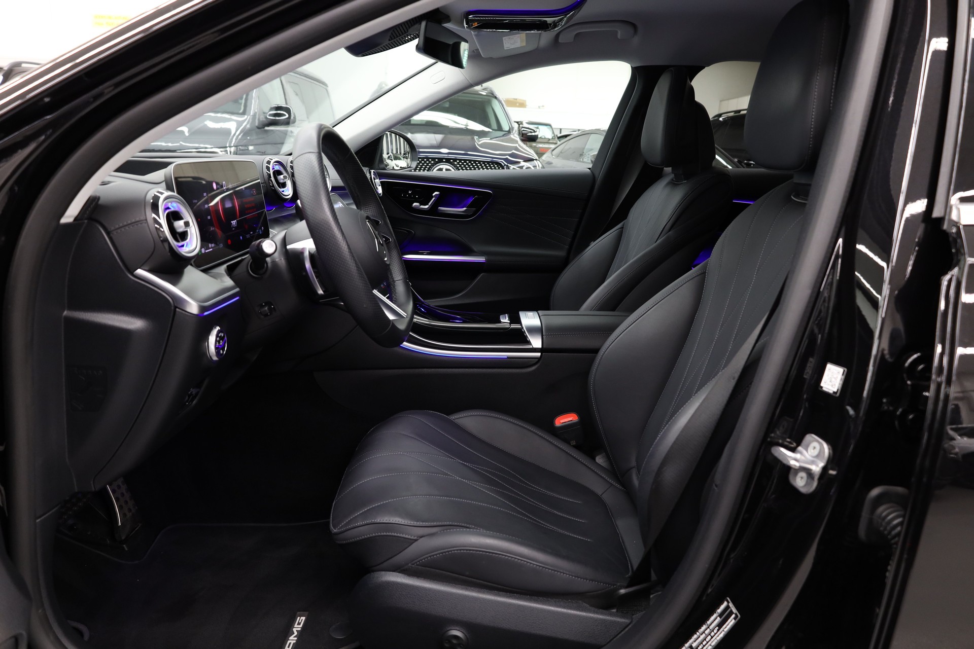 MERCEDES-BENZ C 200 AMG Line 4matic-image-15