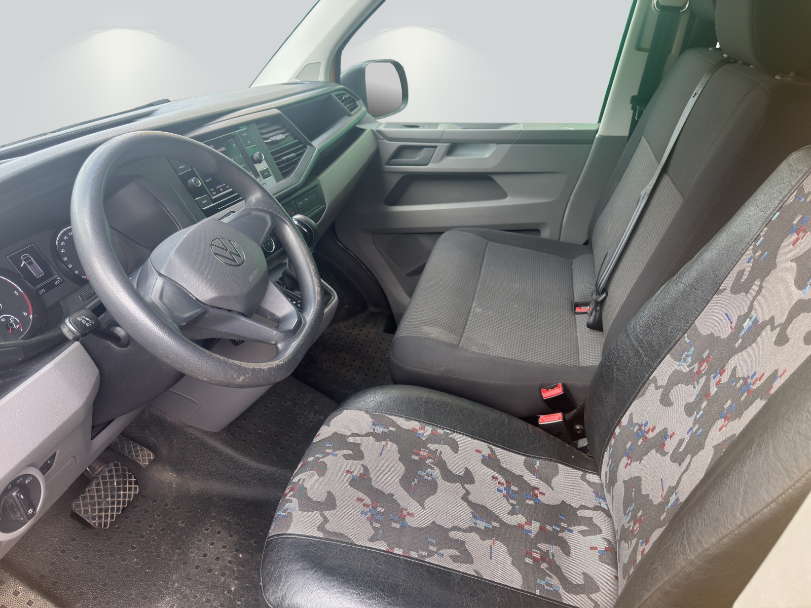 VW T6.1 2.0 TDI DSG-image-6