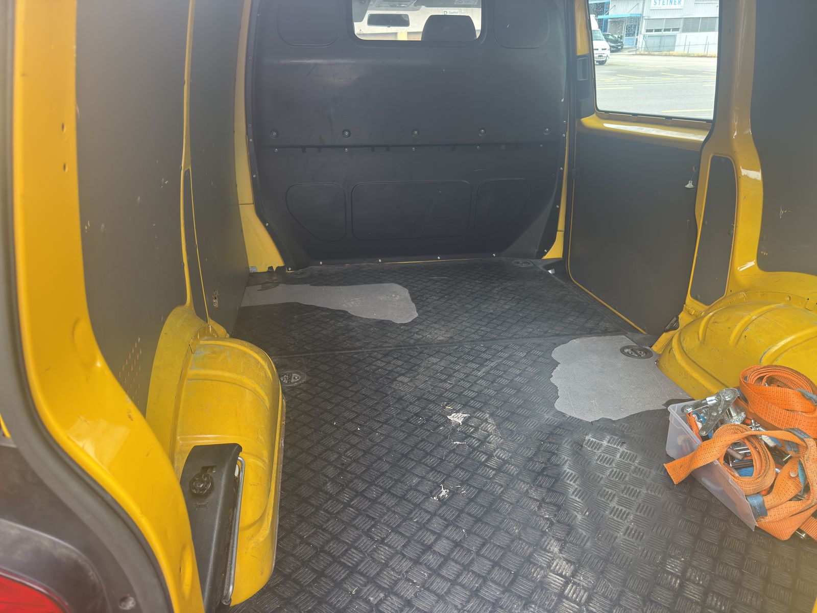 VW T6.1 2.0 TDI DSG-image-8