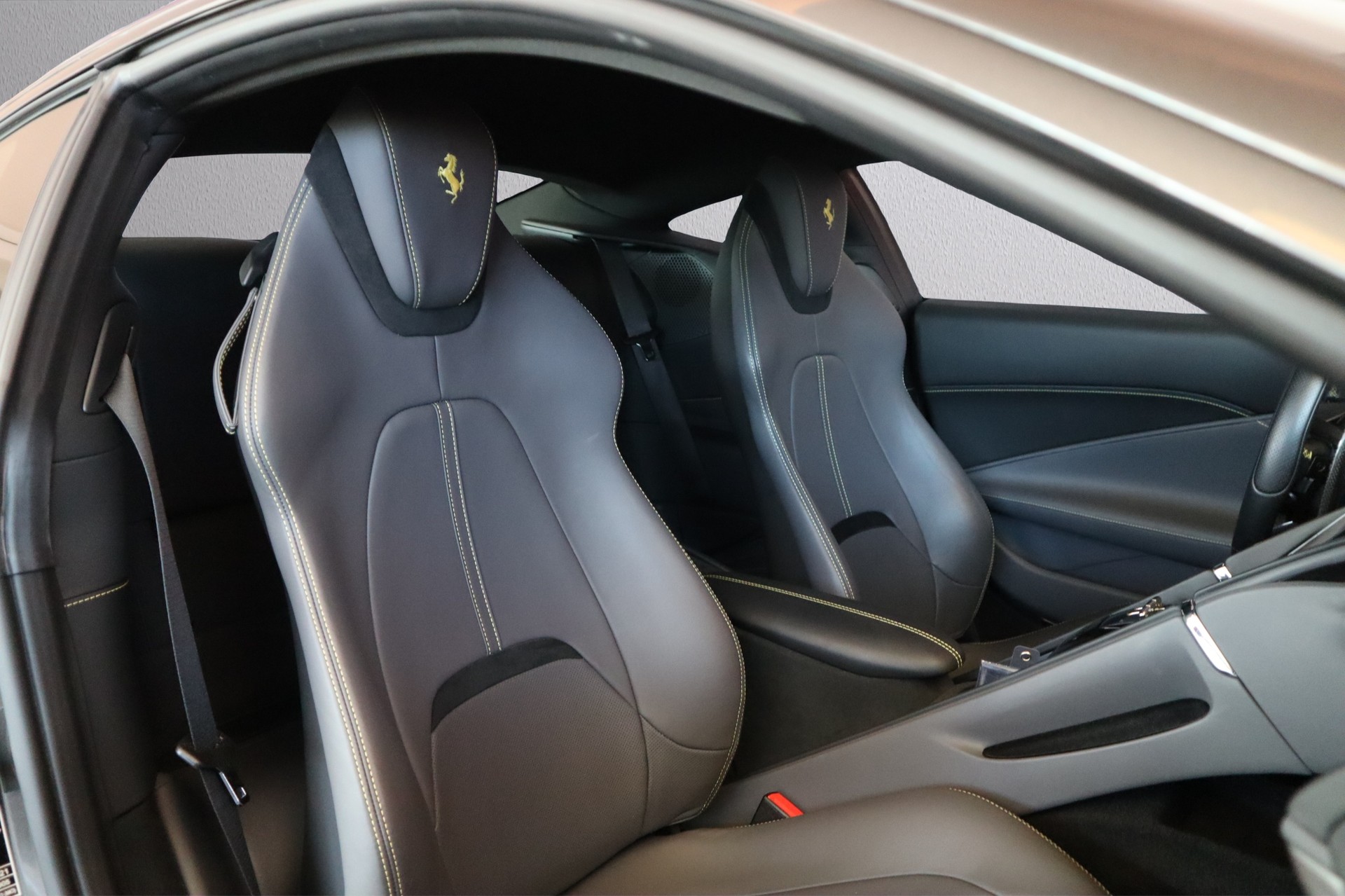 FERRARI Roma 3.9 V8 T-image-21