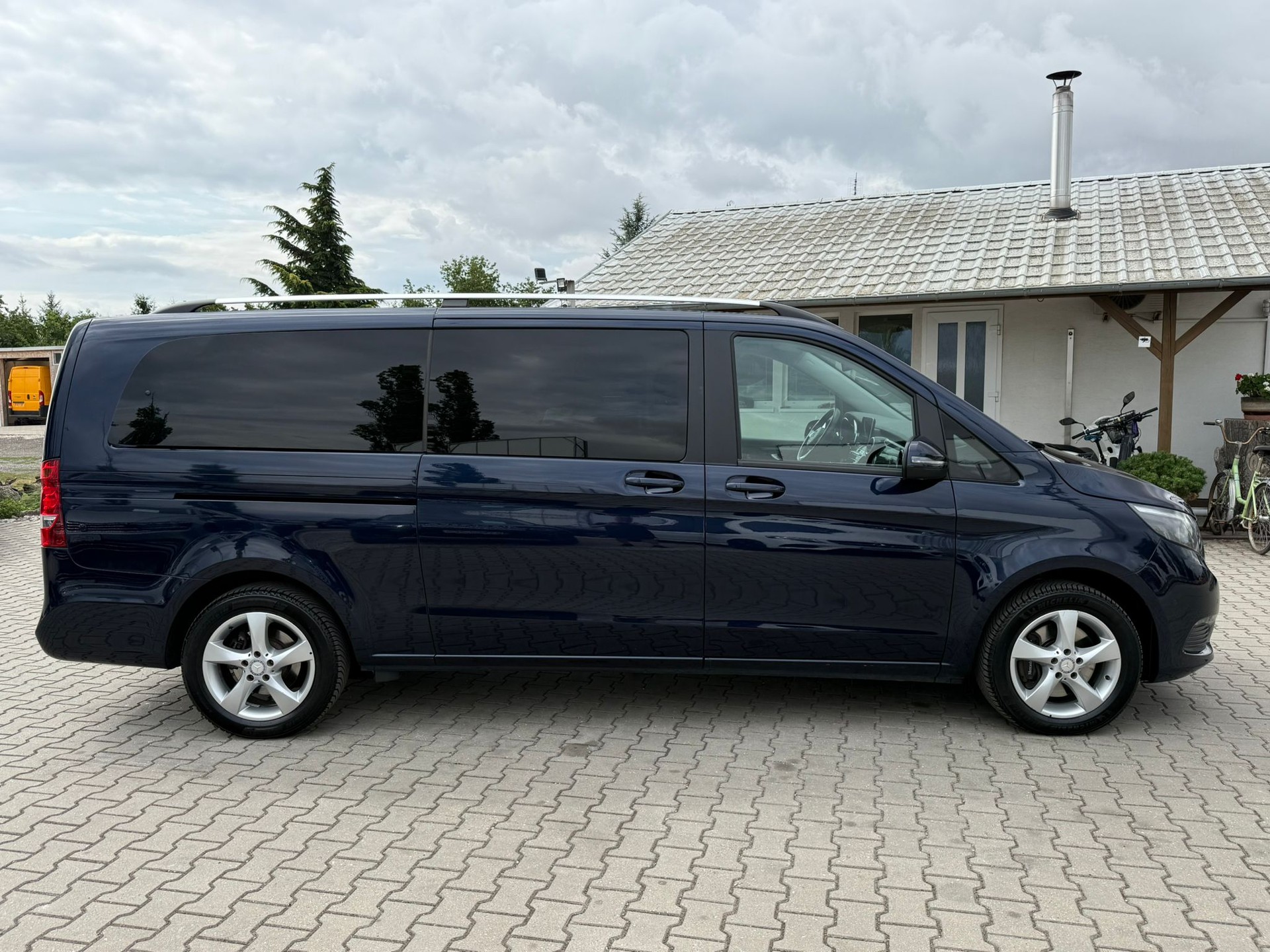 MERCEDES-BENZ V 250 d BlueTec extr.lg. 4m-image-1