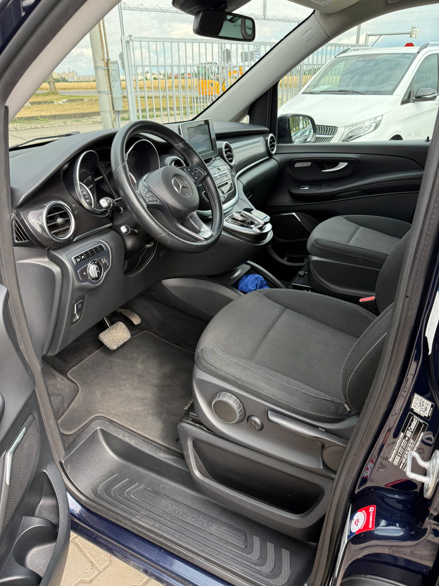 MERCEDES-BENZ V 250 d BlueTec extr.lg. 4m-image-4