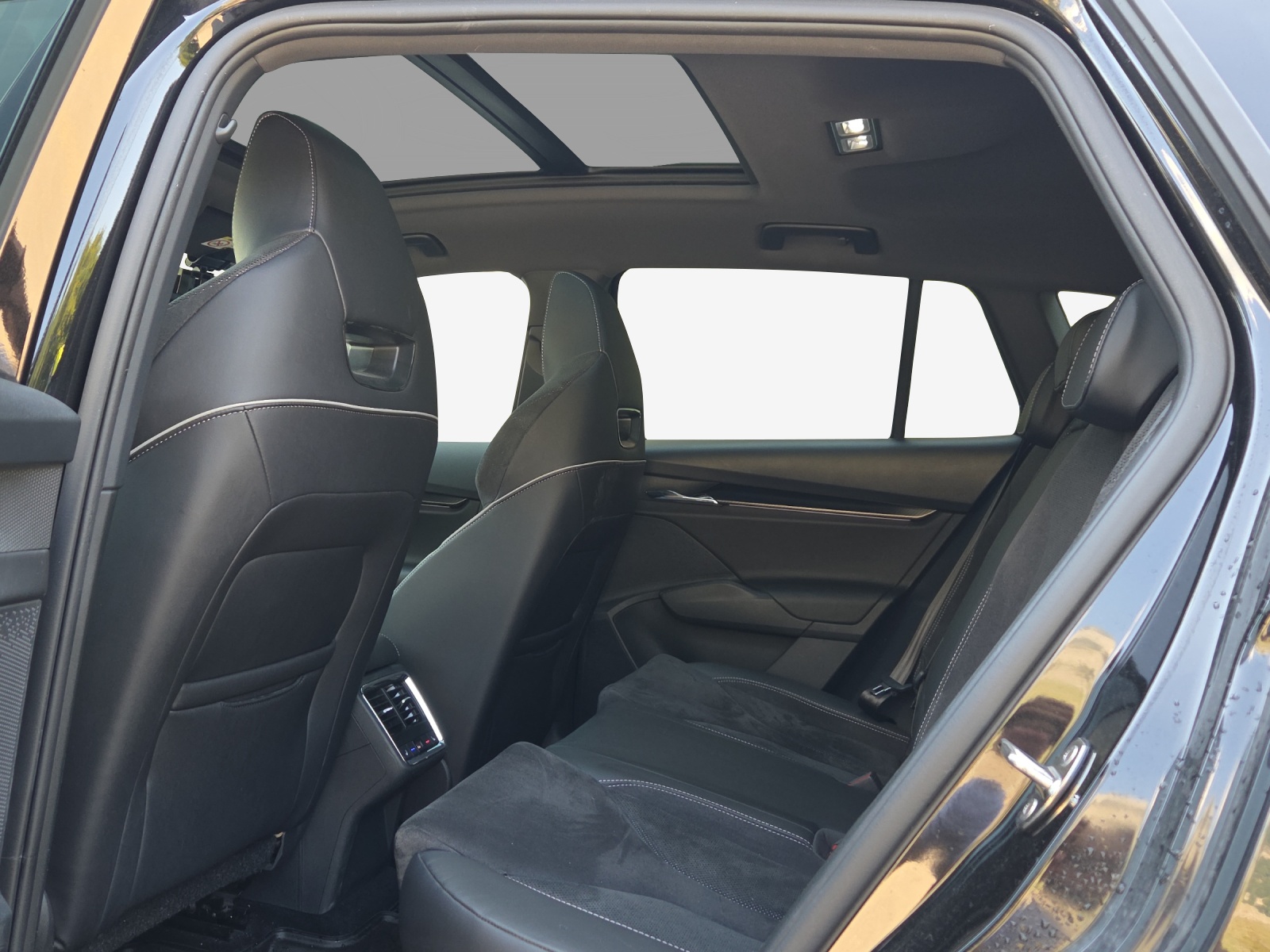 SKODA Enyaq iV 80x SportLine-image-11