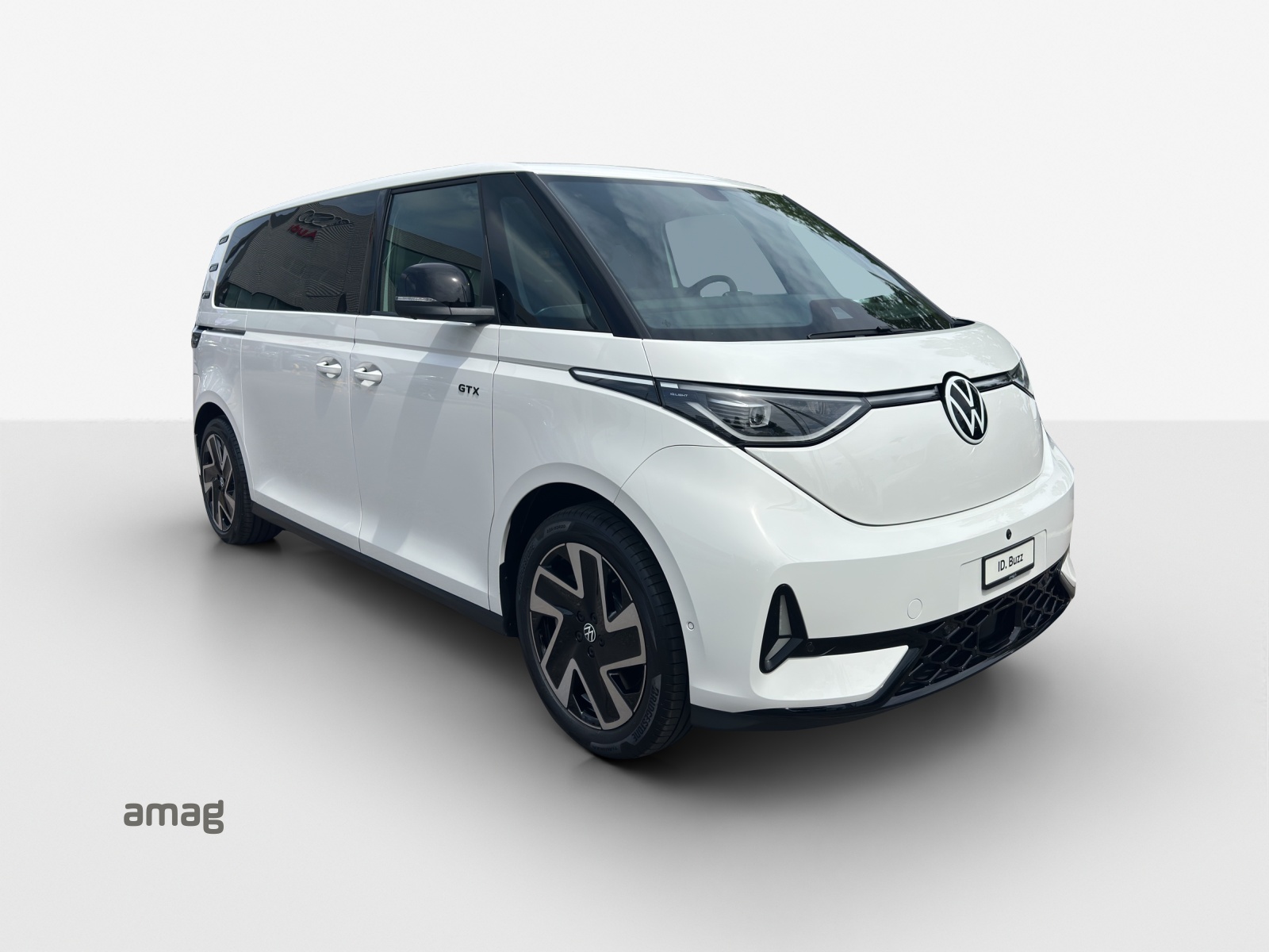 VW ID.Buzz LWB GTX 4 Motion-image-5
