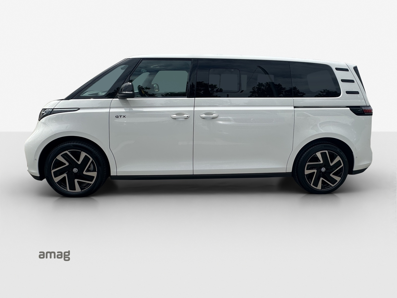 VW ID.Buzz LWB GTX 4 Motion-image-1