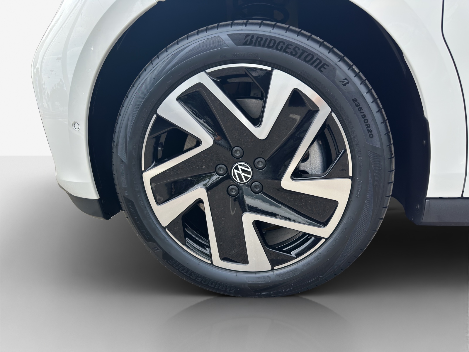 VW ID.Buzz LWB GTX 4 Motion-image-15