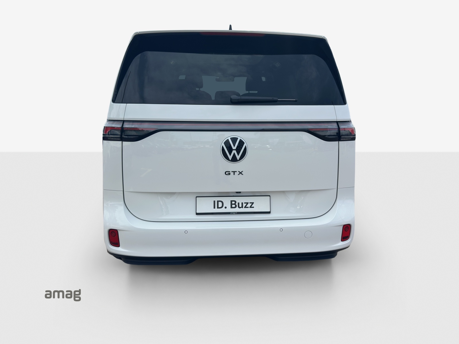 VW ID.Buzz LWB GTX 4 Motion-image-3