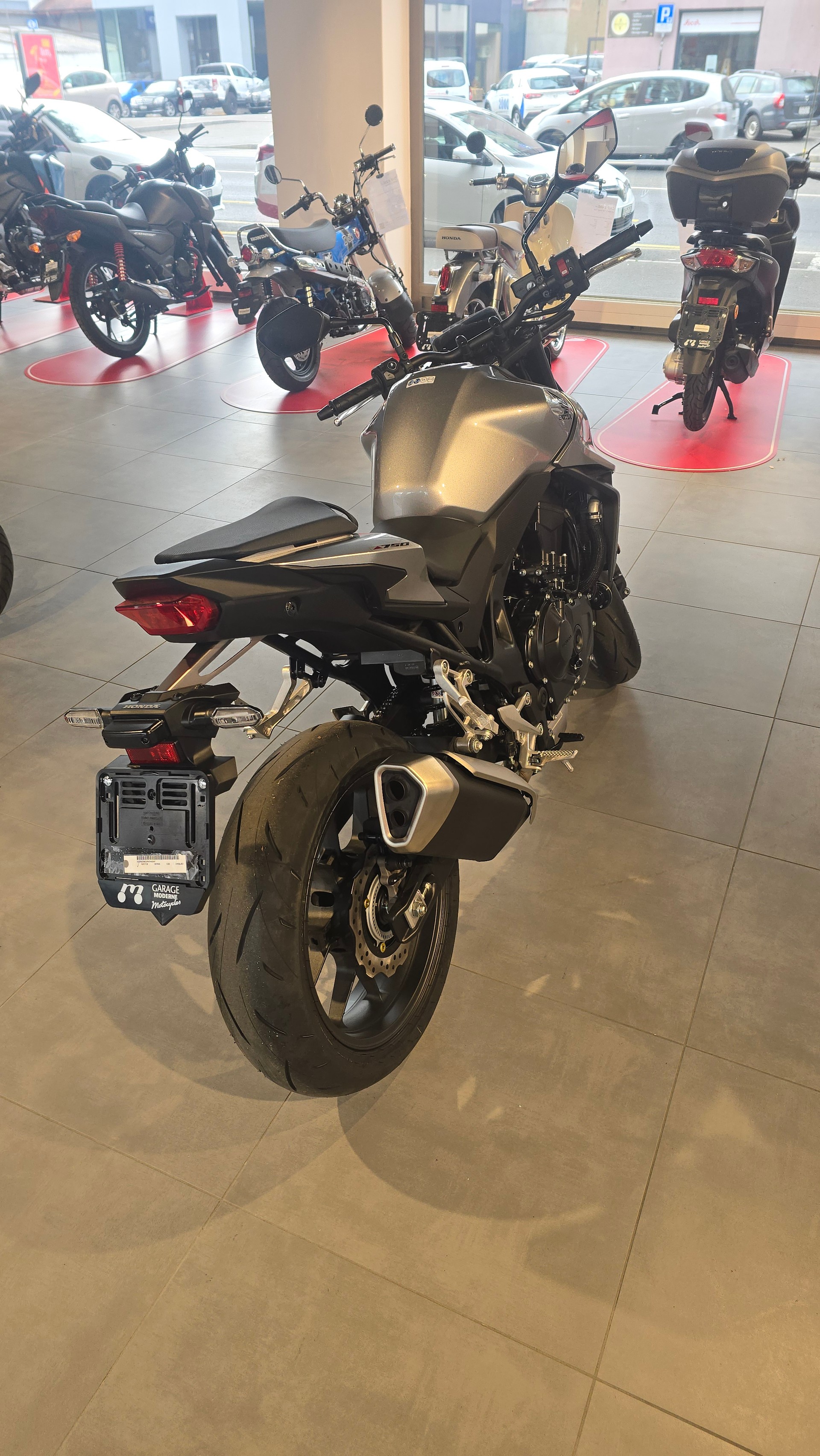 HONDA CB 750 Hornet-image-8
