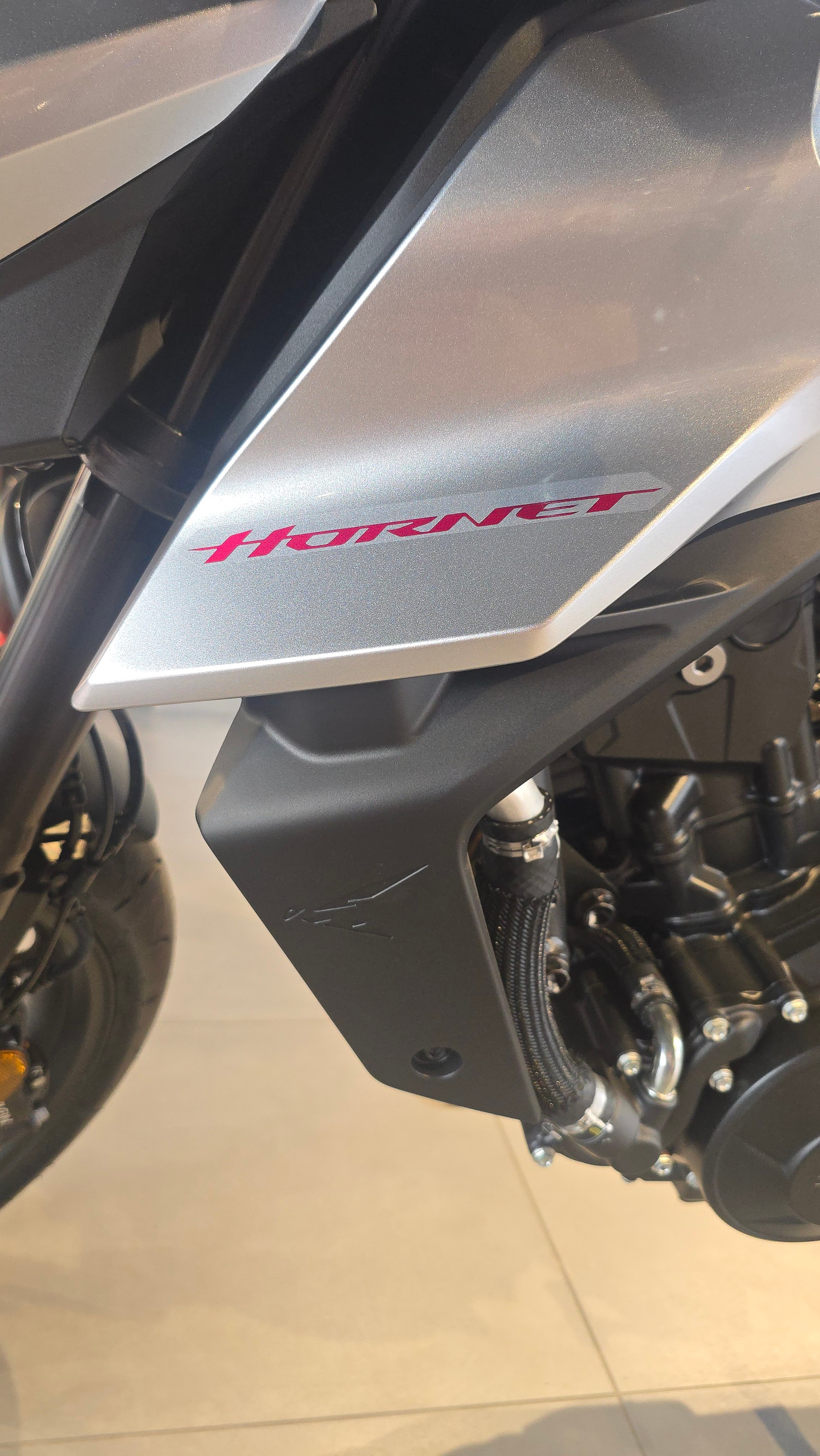 HONDA CB 750 Hornet-image-13
