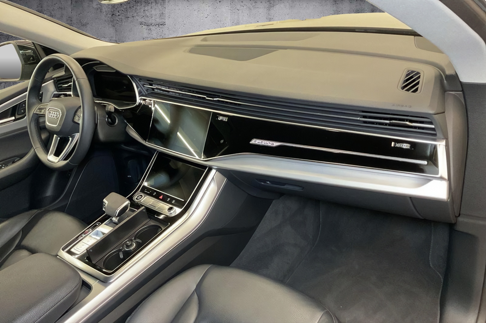 AUDI Q8 55 TFSI quattro tiptronic-image-6