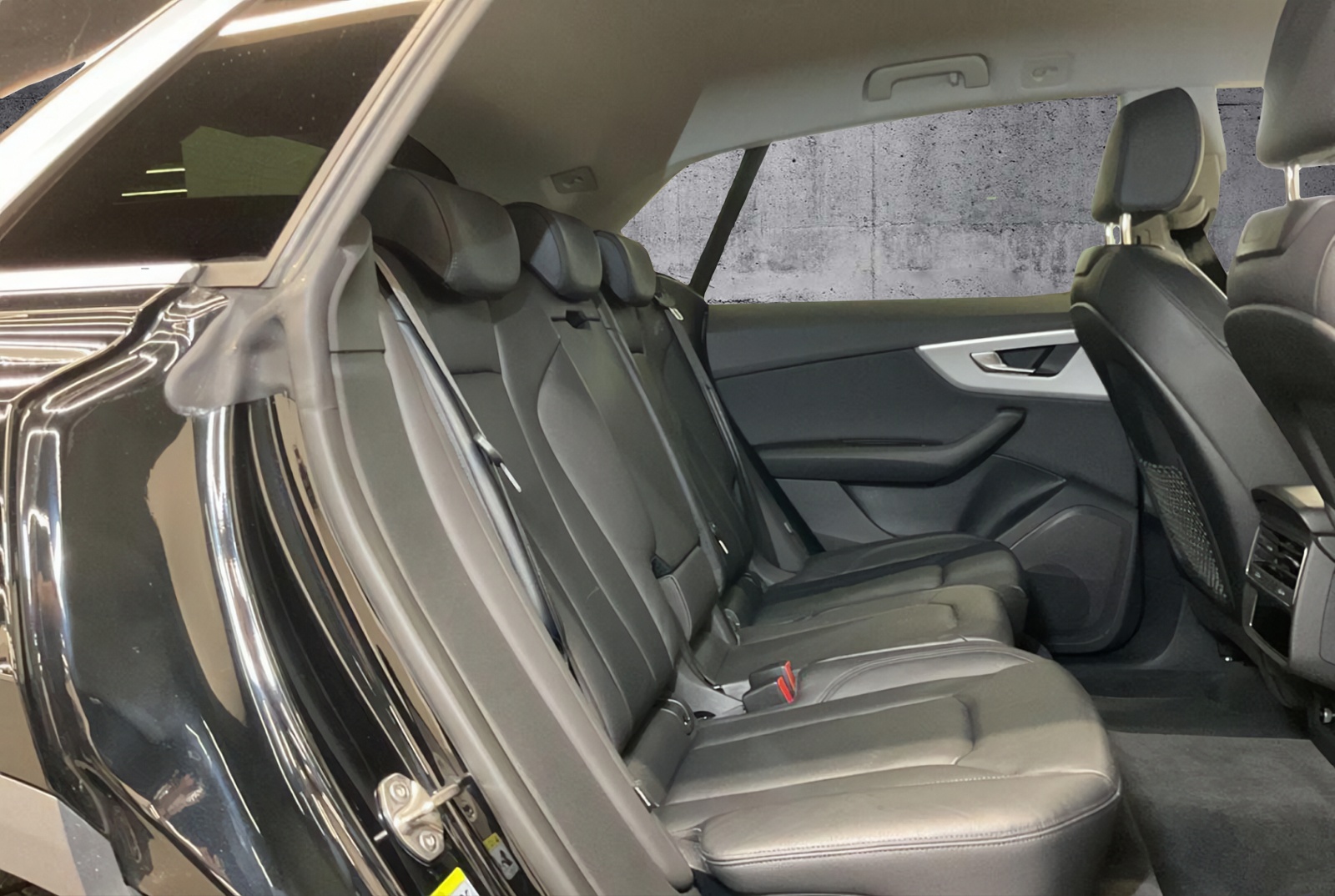AUDI Q8 55 TFSI quattro tiptronic-image-5