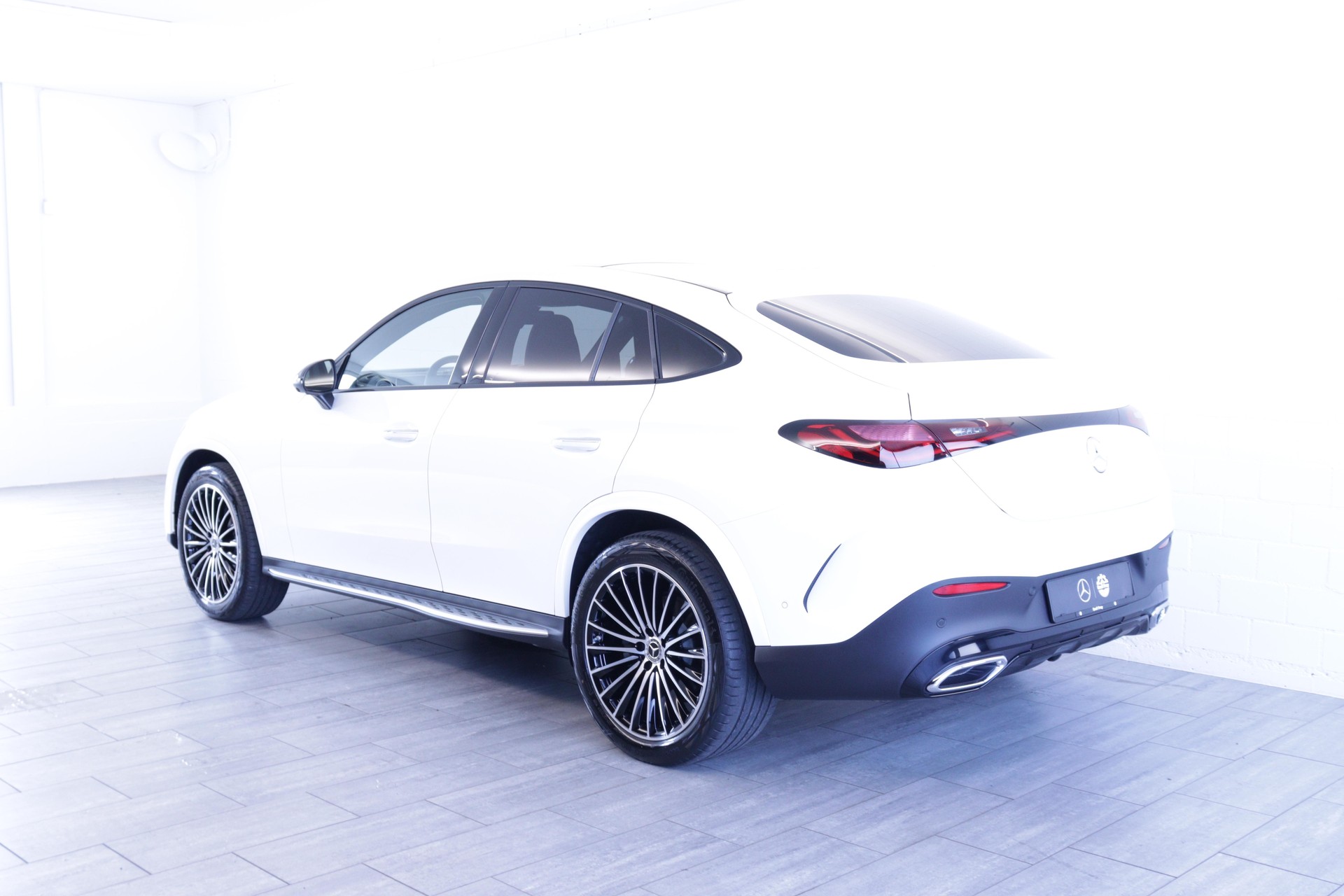 MERCEDES-BENZ GLC 300 AMG Line 4matic Coupé-image-3