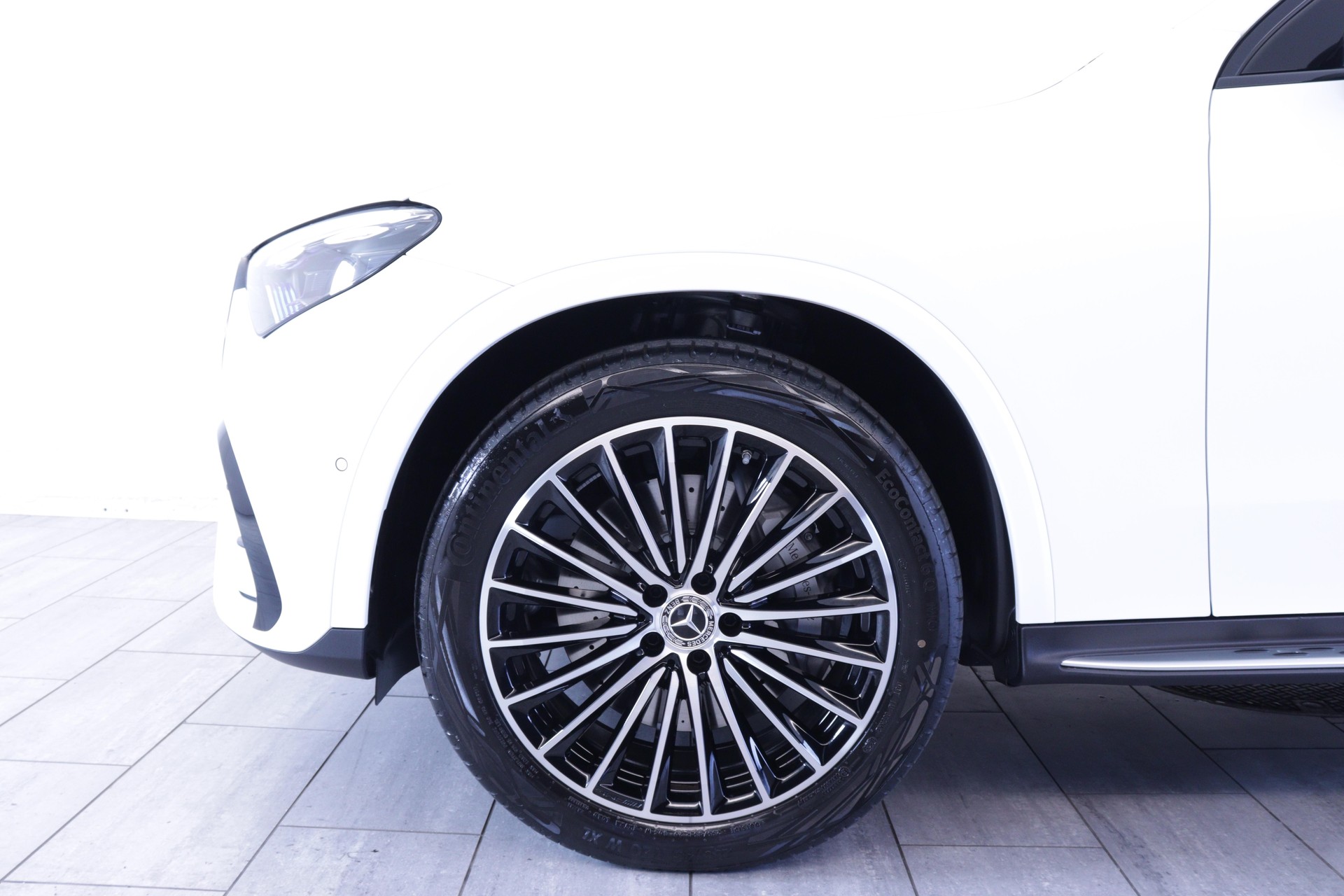 MERCEDES-BENZ GLC 300 AMG Line 4matic Coupé-image-12
