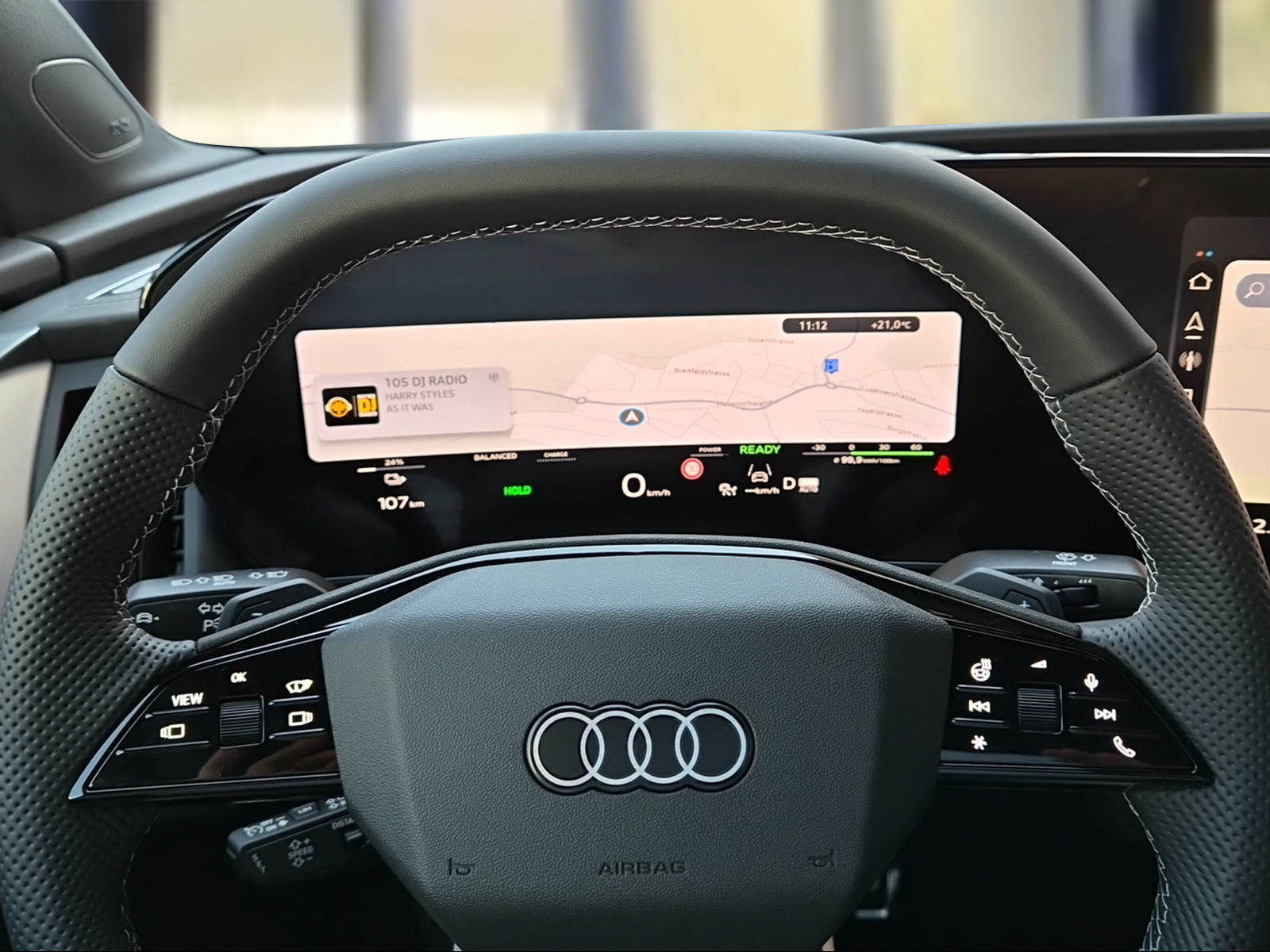 AUDI Q4 Sportback e-tron quattro performance Edition Swiss Ski Gletscherweiss Metallic-image-11