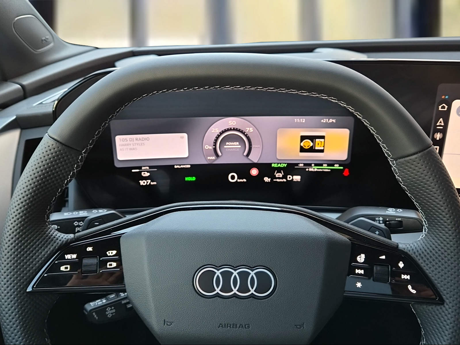AUDI Q4 Sportback e-tron quattro performance Edition Swiss Ski Gletscherweiss Metallic-image-10