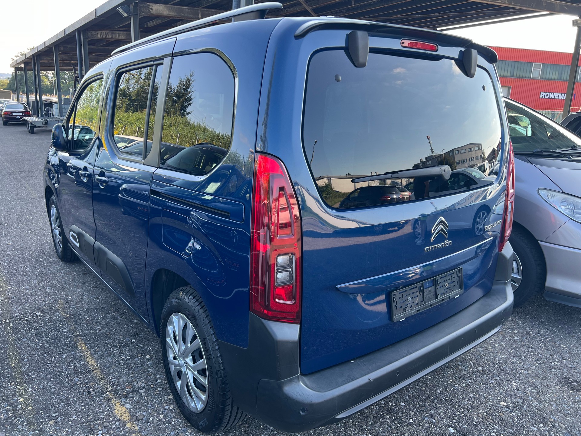 CITROEN Berlingo 1.2i PureTech Feel EAT8 Automatic-image-3