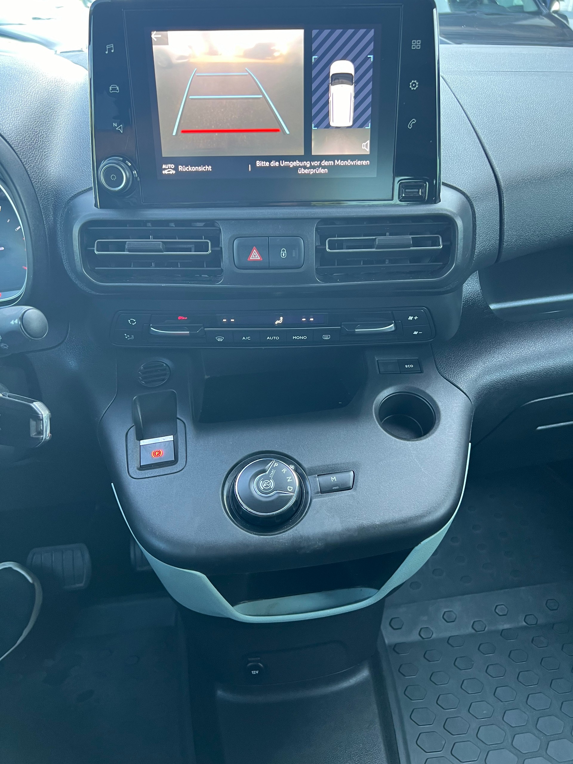 CITROEN Berlingo 1.2i PureTech Feel EAT8 Automatic-image-9