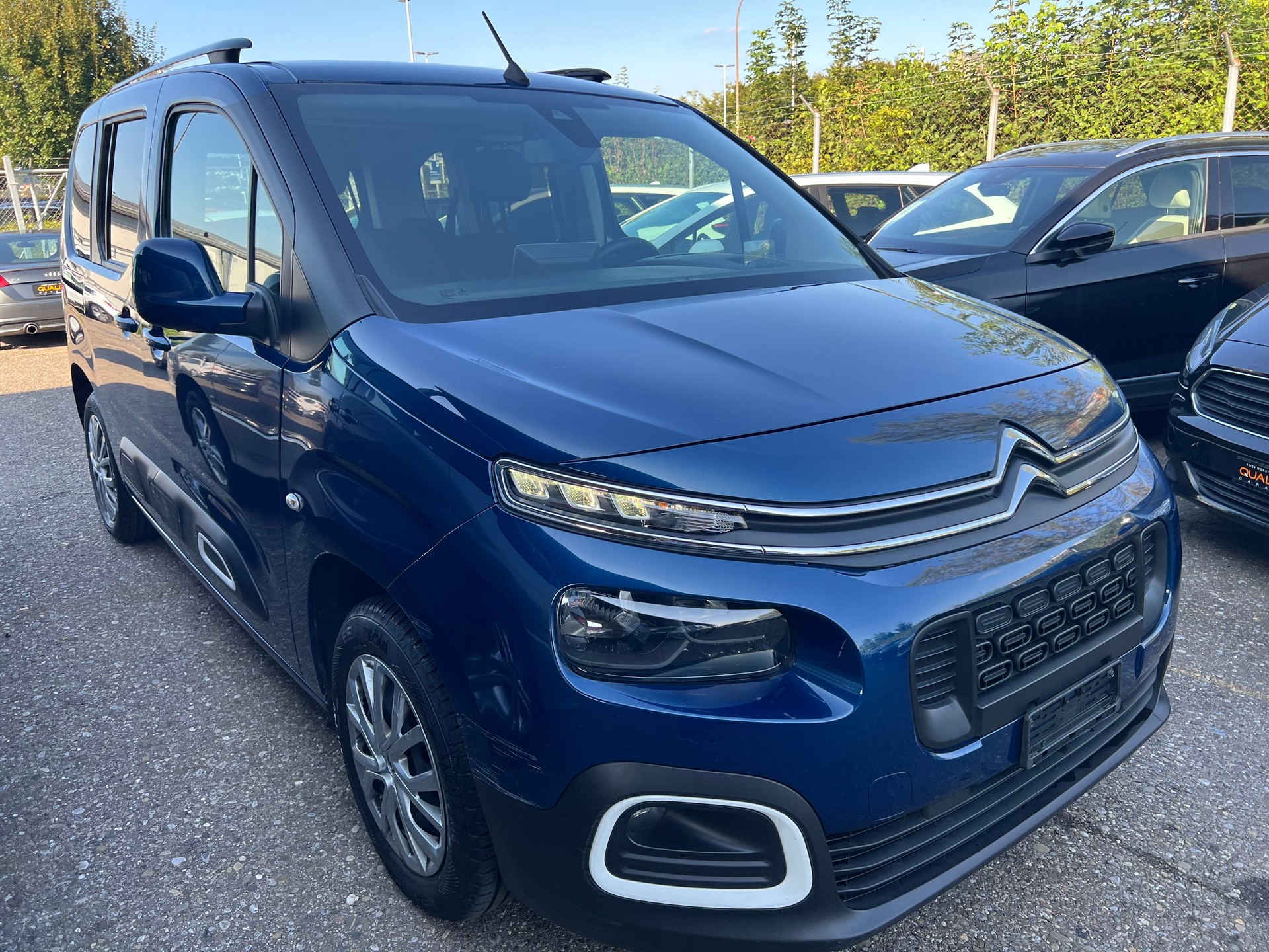 CITROEN Berlingo 1.2i PureTech Feel EAT8 Automatic-image-2