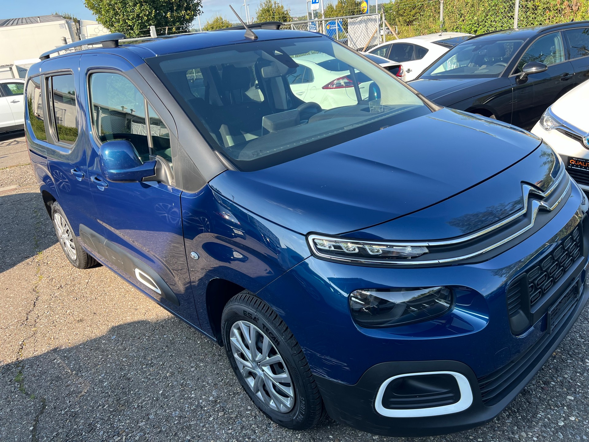 CITROEN Berlingo 1.2i PureTech Feel EAT8 Automatic-image-12