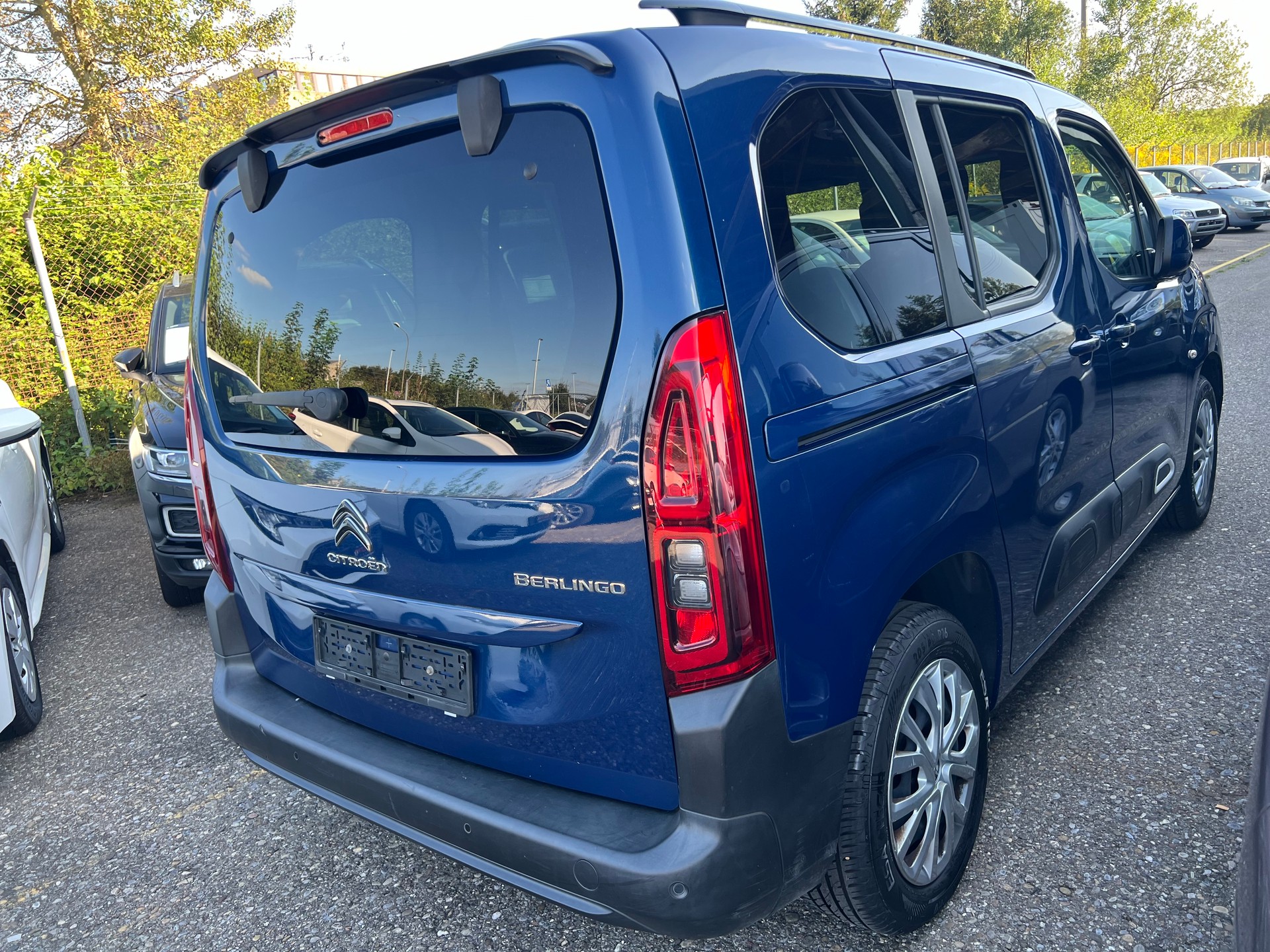 CITROEN Berlingo 1.2i PureTech Feel EAT8 Automatic-image-1
