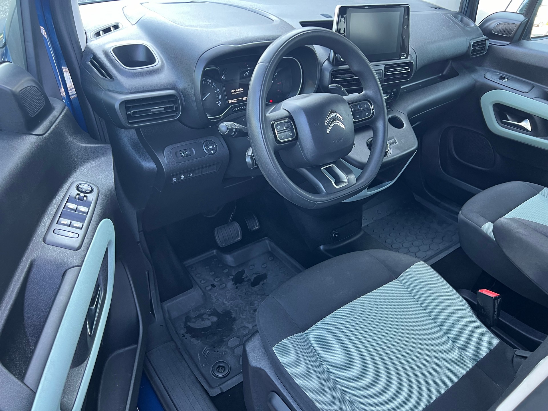 CITROEN Berlingo 1.2i PureTech Feel EAT8 Automatic-image-11