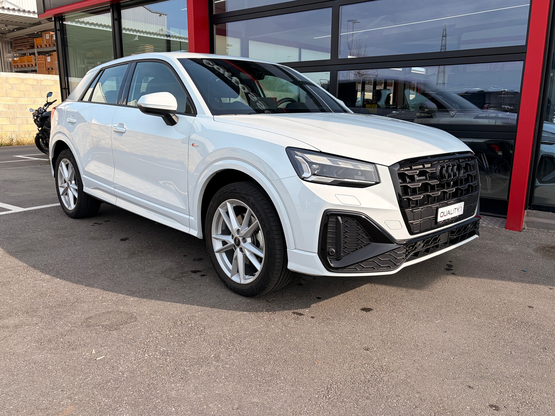 AUDI Q2 40 TFSI S line quattro S-tronic-image-1