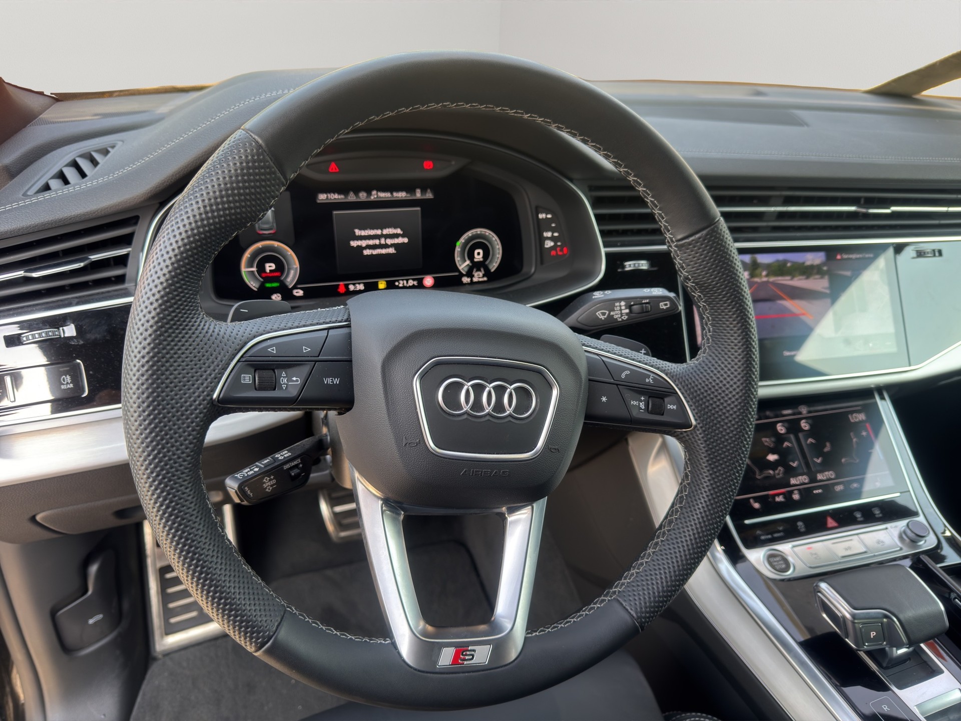 AUDI Q8 55 TFSI e quattro PHEV tiptronic-image-8