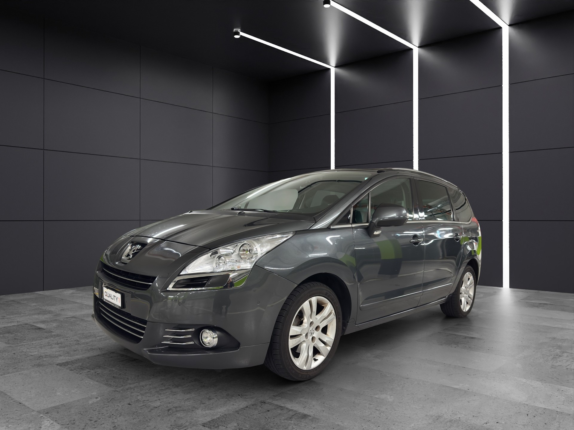 PEUGEOT 5008 1.6 16V T Sport Pack Automatic-image-0