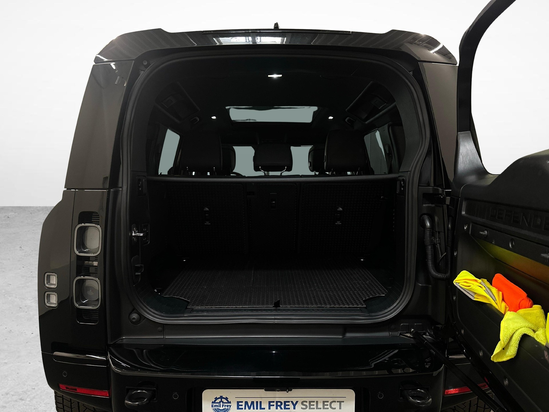 LAND ROVER Defender 110 5.0 V8 SC-image-11