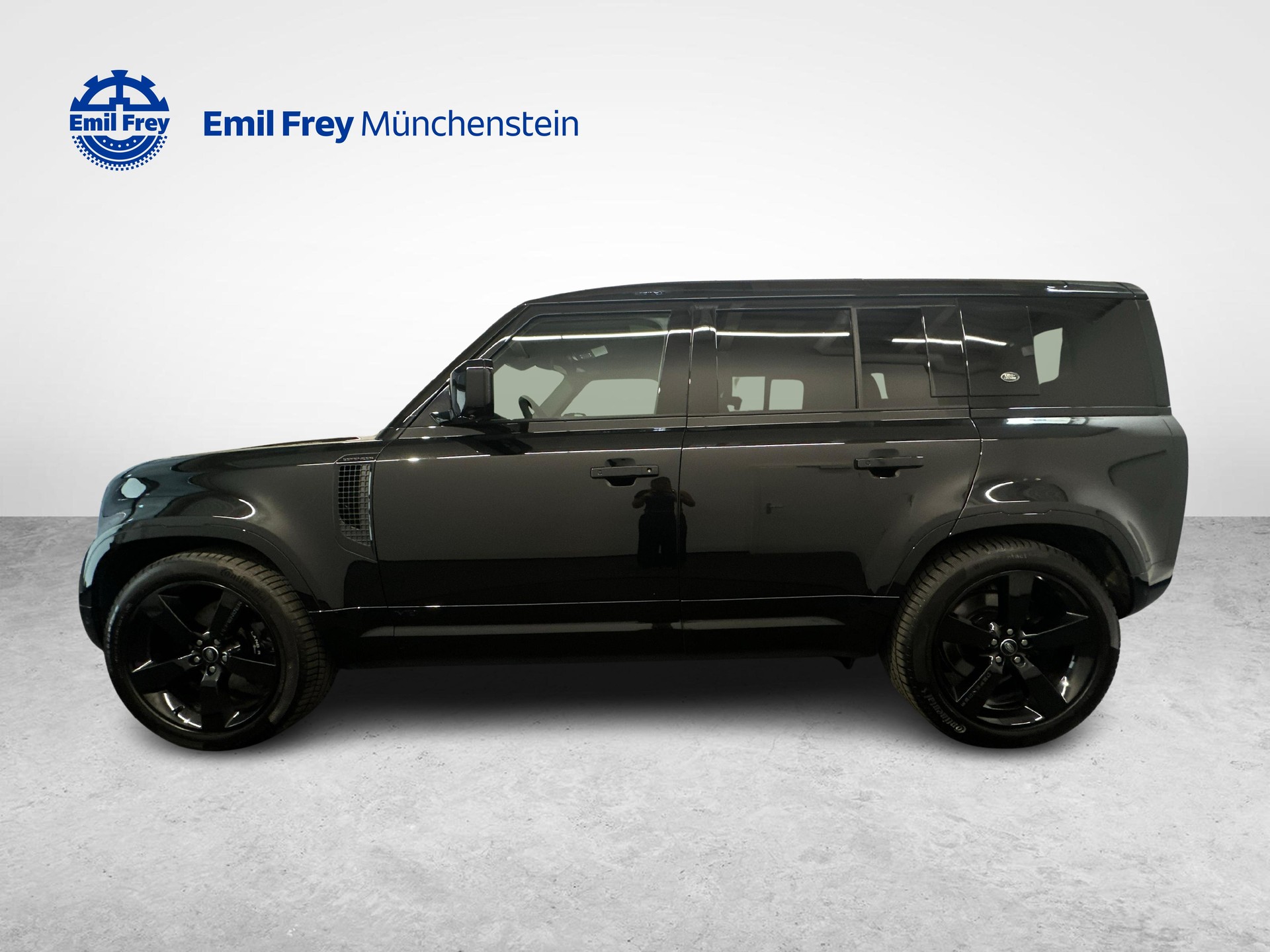 LAND ROVER Defender 110 5.0 V8 SC-image-1