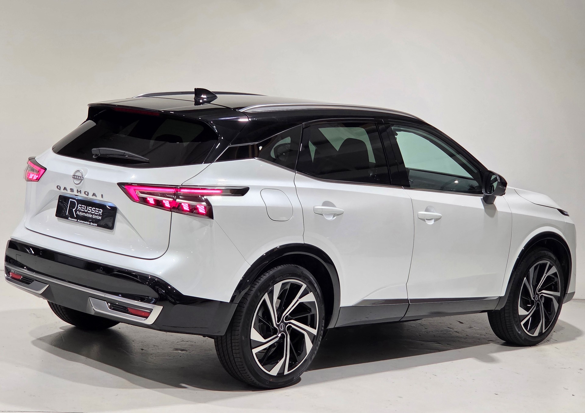 NISSAN Qashqai 1.3 DIG-T MHEV Tekna+ Xtronic 4x4-image-30