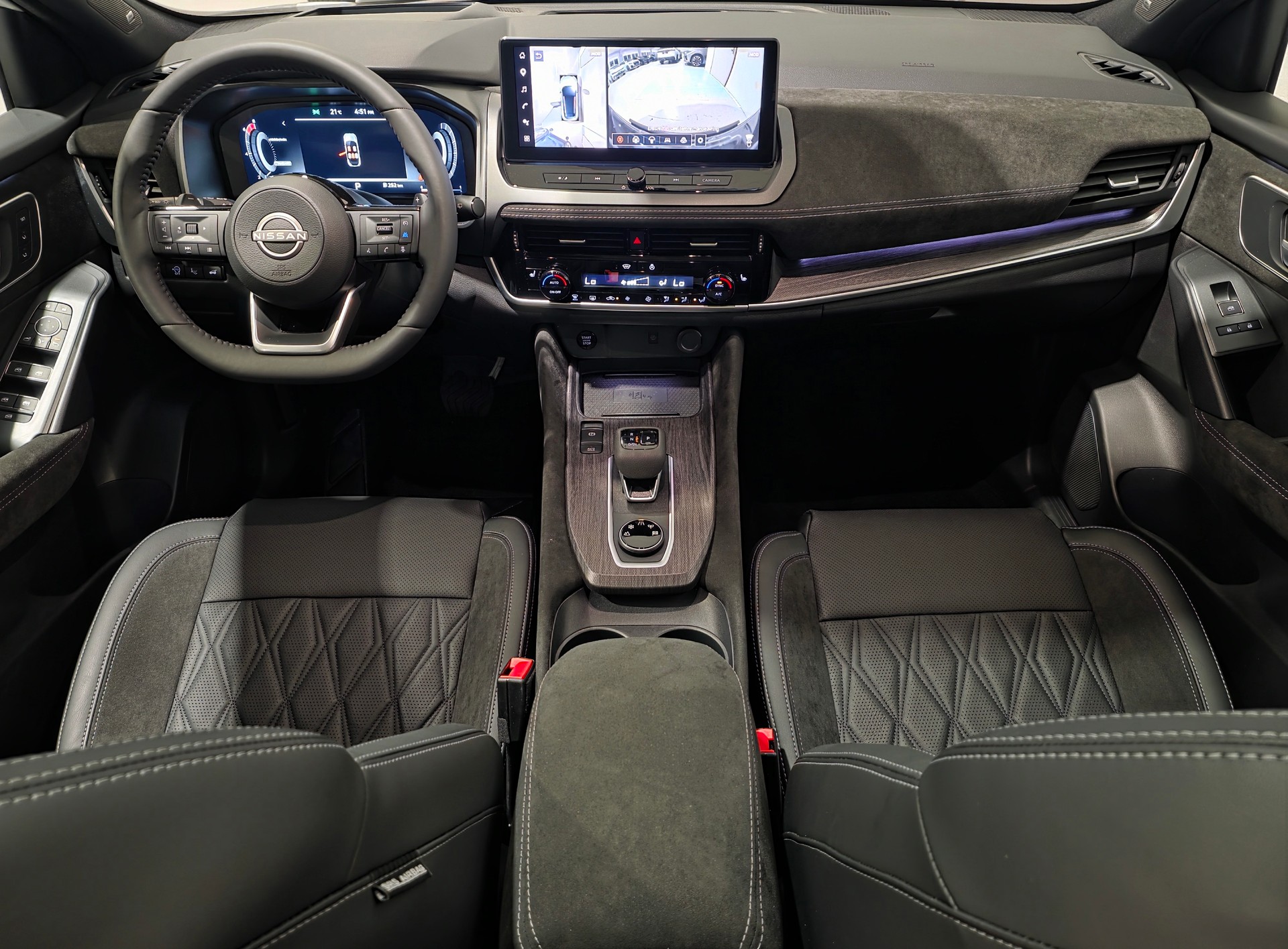 NISSAN Qashqai 1.3 DIG-T MHEV Tekna+ Xtronic 4x4-image-4