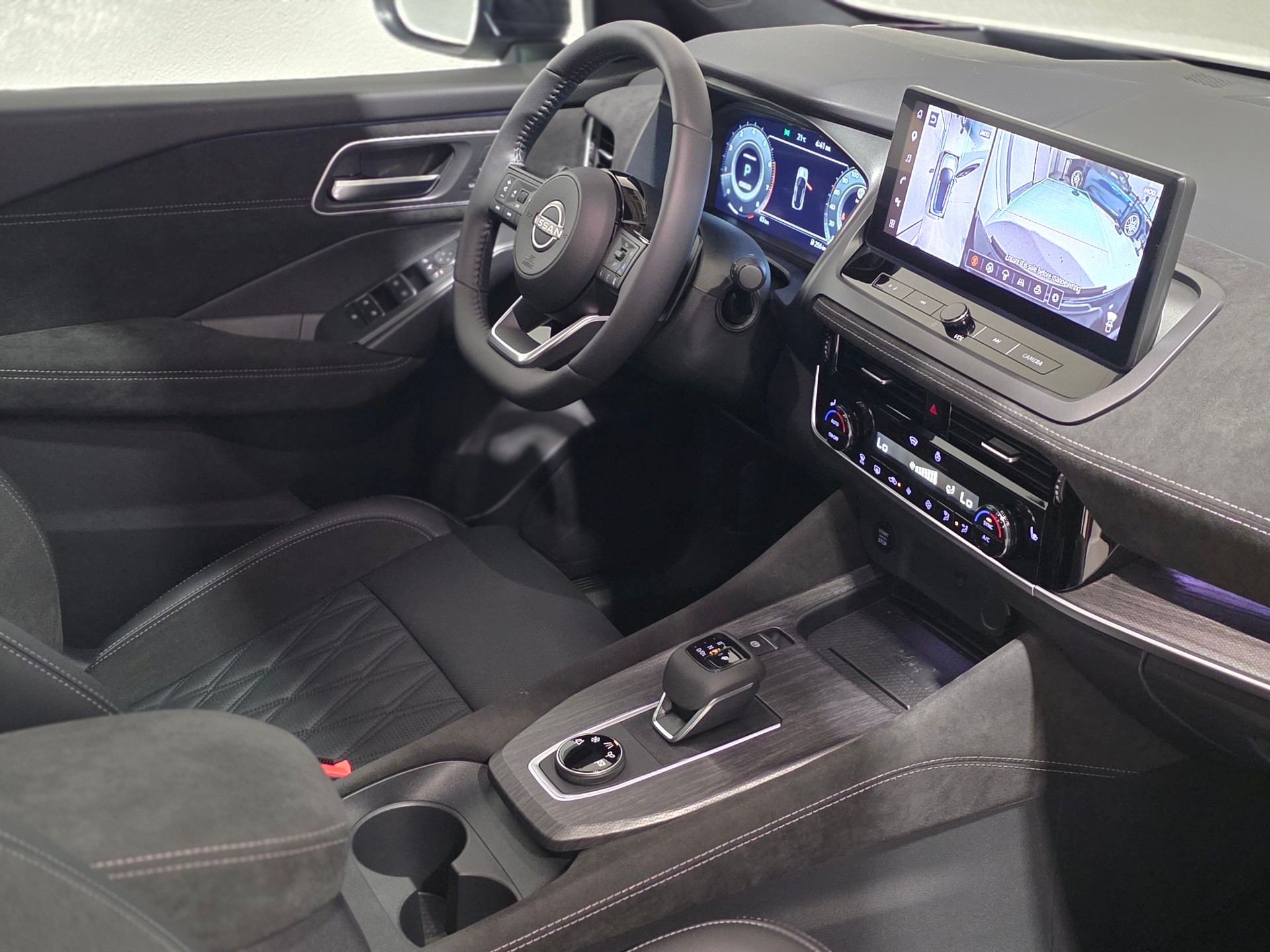 NISSAN Qashqai 1.3 DIG-T MHEV Tekna+ Xtronic 4x4-image-21