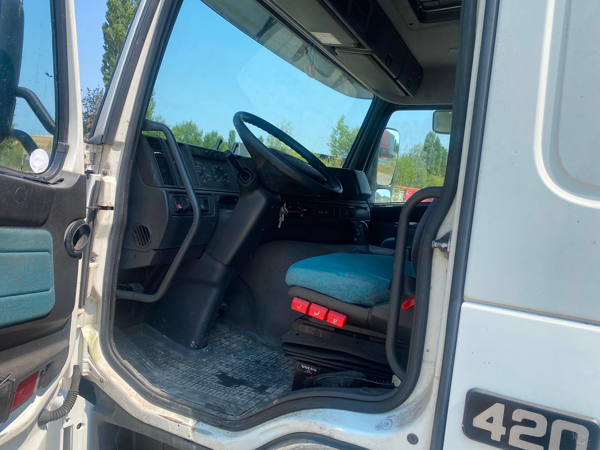VOLVO FM12-420 4x2-image-6