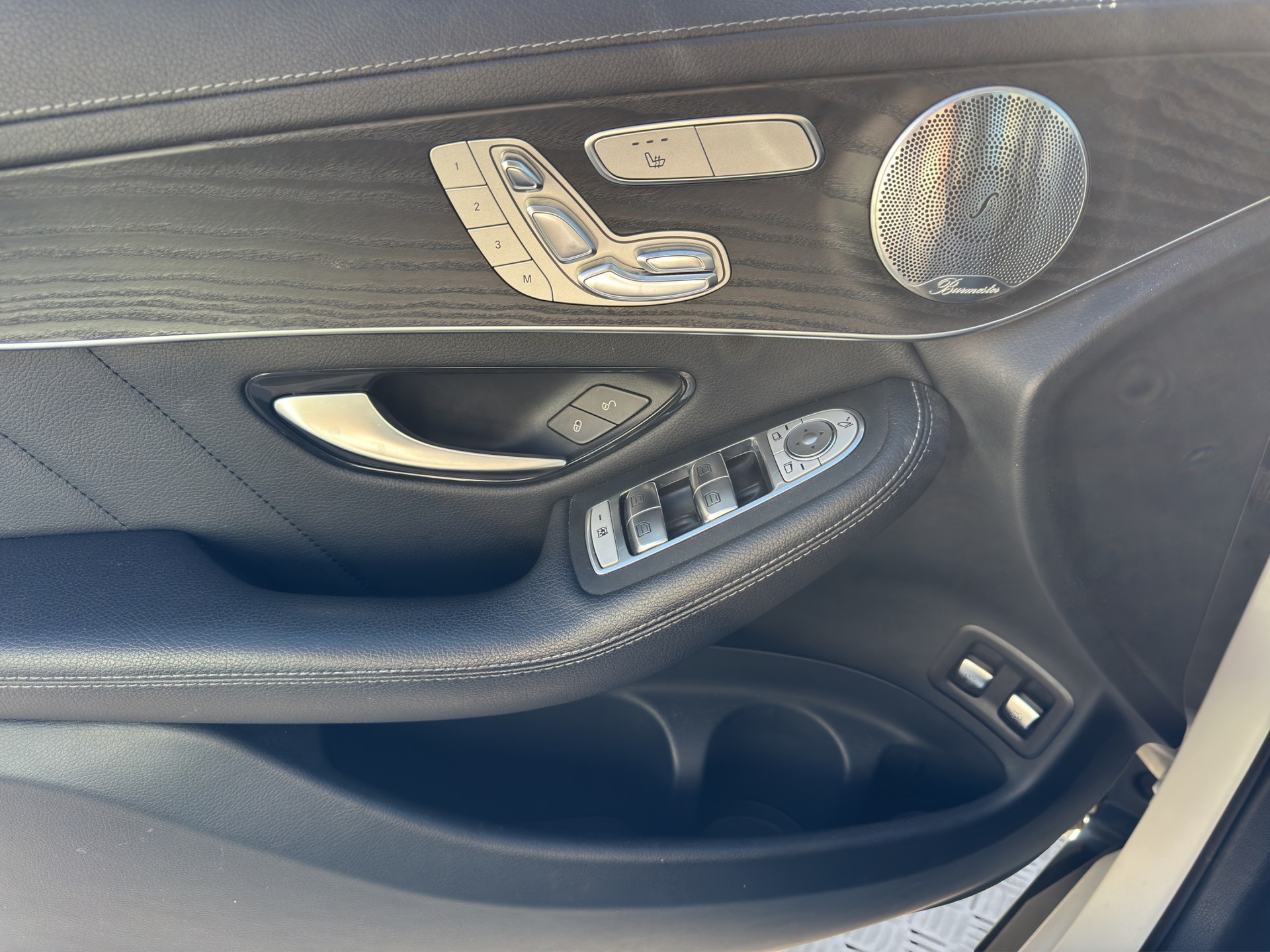 MERCEDES-BENZ GLC 300 d AMG Line 4Matic 9G-Tronic-grid-image-thumbnail-8