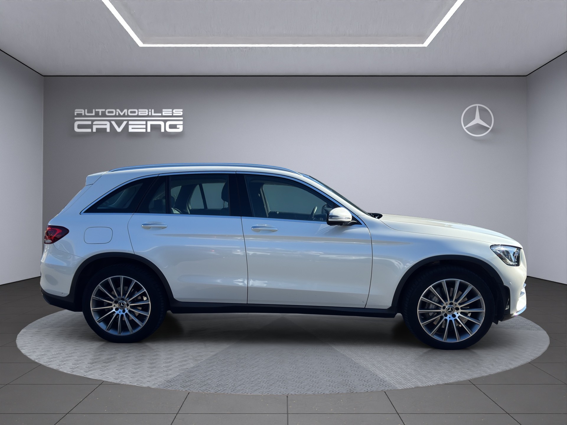 MERCEDES-BENZ GLC 300 d AMG Line 4Matic 9G-Tronic-grid-image-thumbnail-5