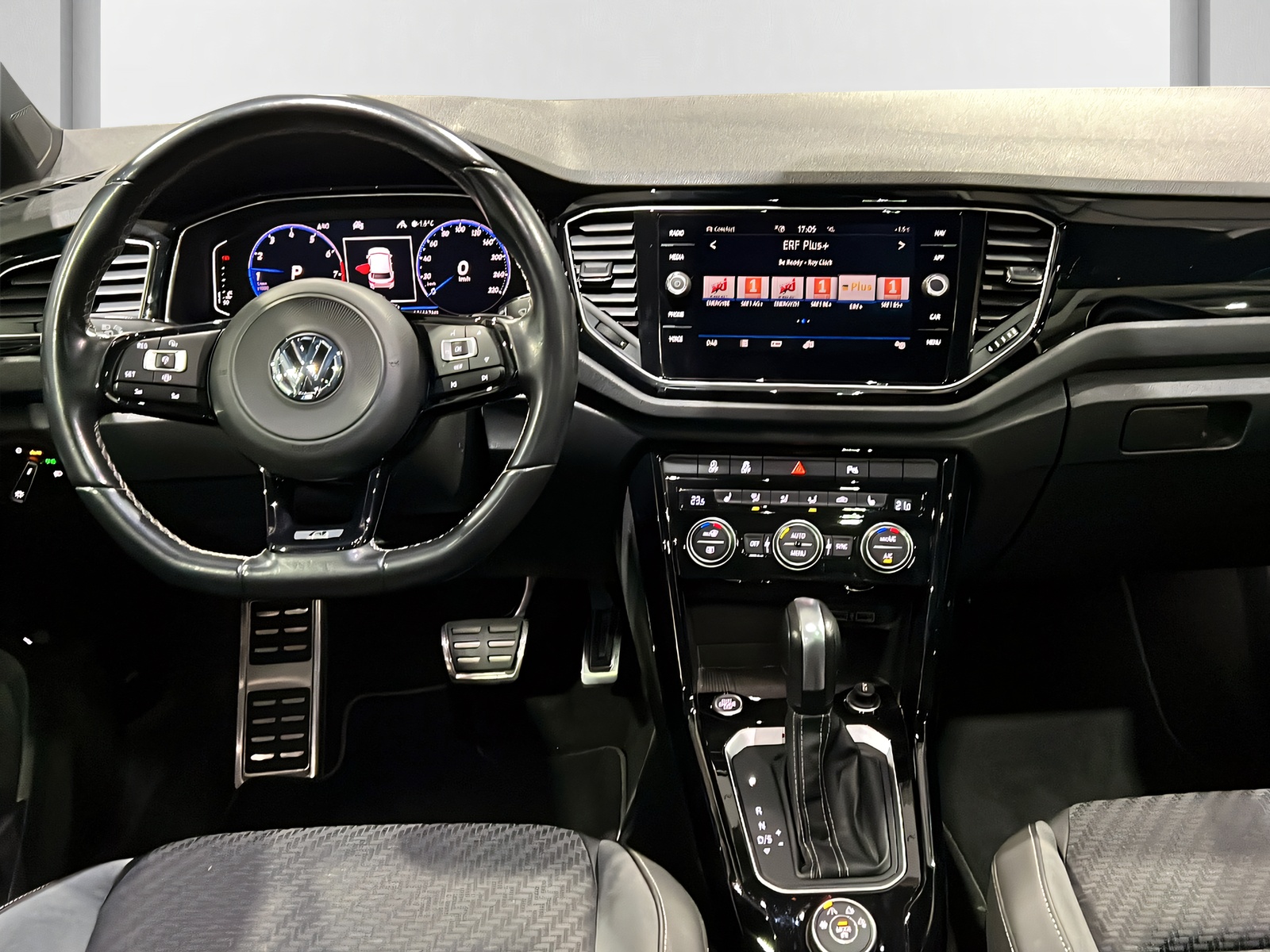 VW T-Roc 2.0 TSI R DSG 4Motion**Panodach,Tempomat ACC,Rückfahrtkam,Frisch ab MFK**-image-6
