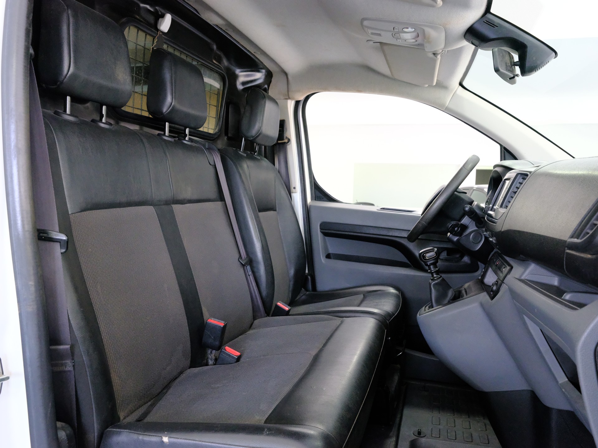 OPEL Vivaro Combi 1.5 CDTI Essentia s/s M-image-12