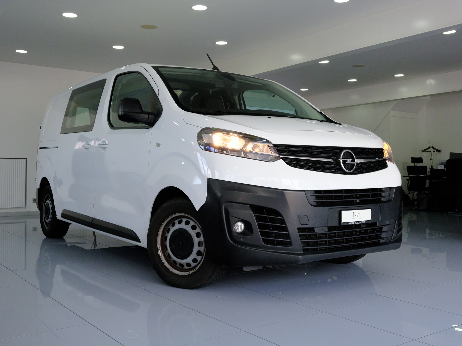 OPEL Vivaro Combi 1.5 CDTI Essentia s/s M-image-0