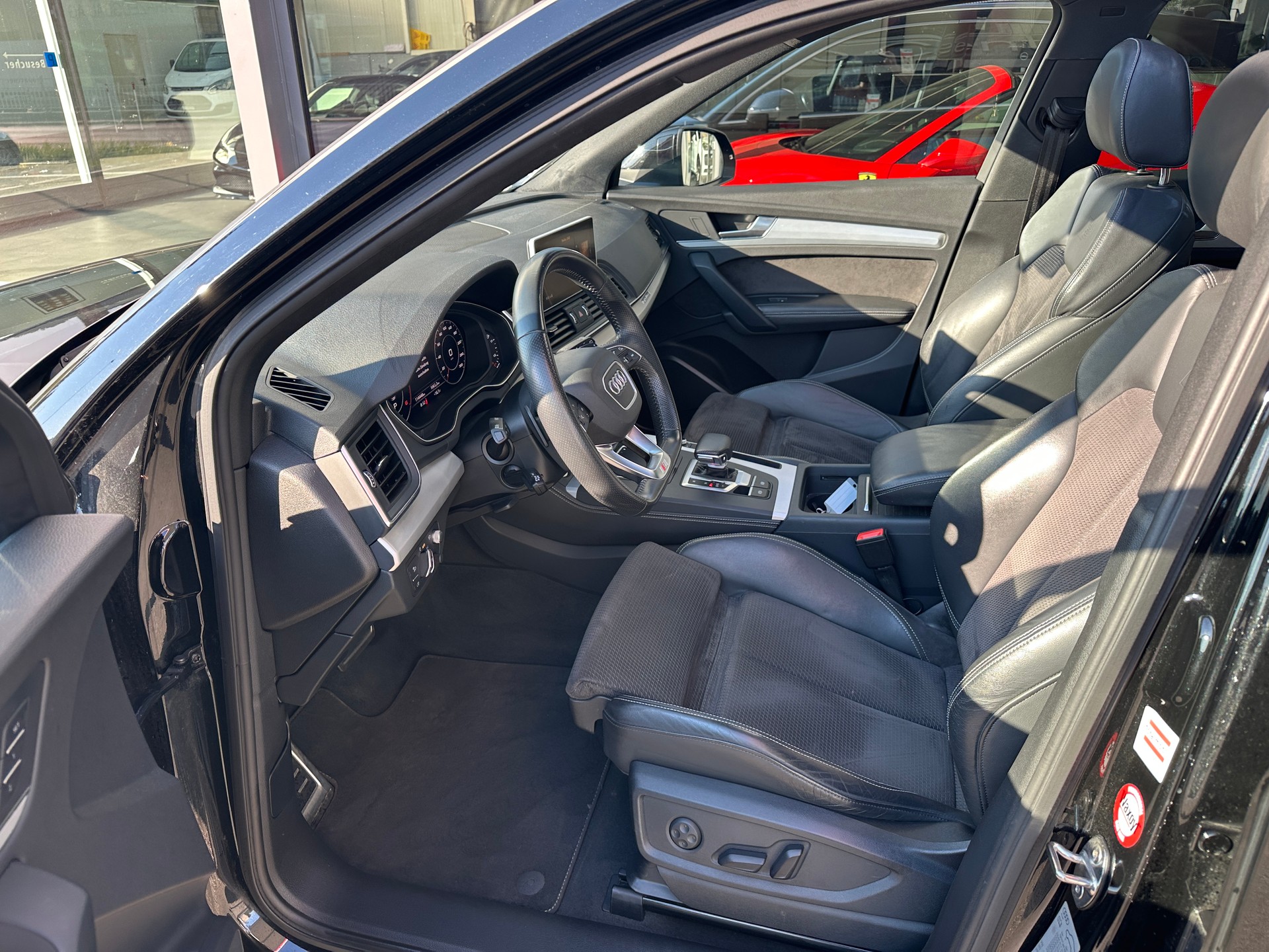 AUDI Q5 40 TDI S Line quattro S-tronic-image-11