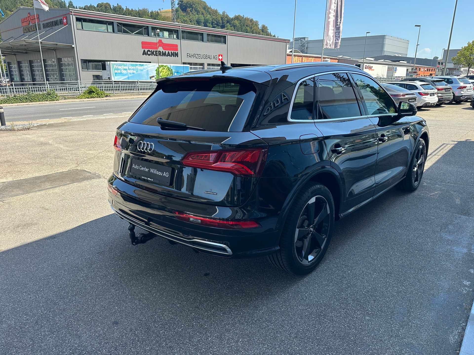 AUDI Q5 40 TDI S Line quattro S-tronic-image-18