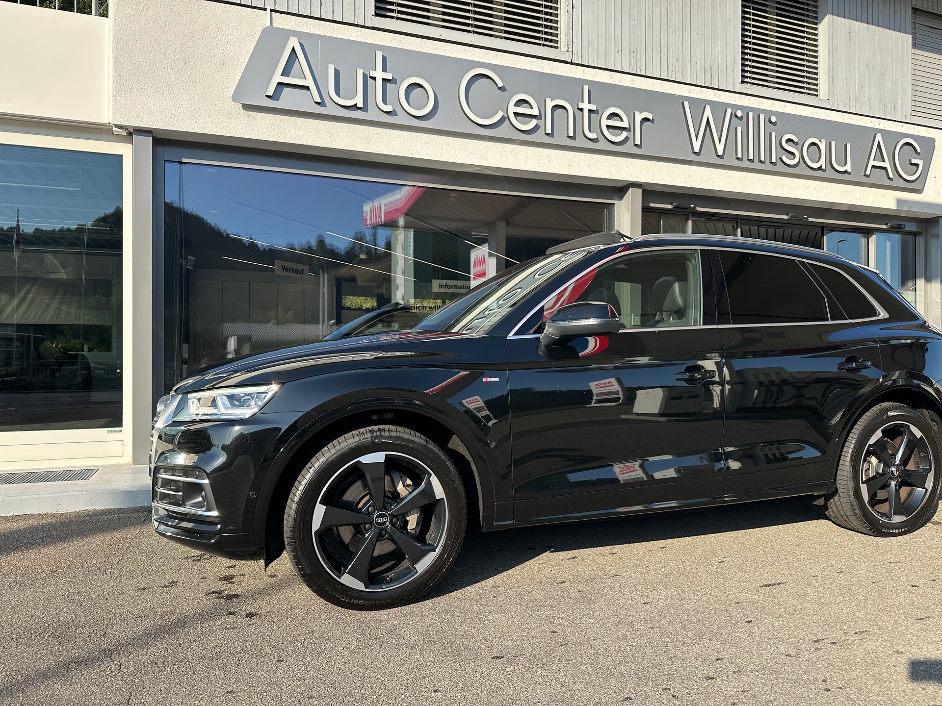 AUDI Q5 40 TDI S Line quattro S-tronic-image-0
